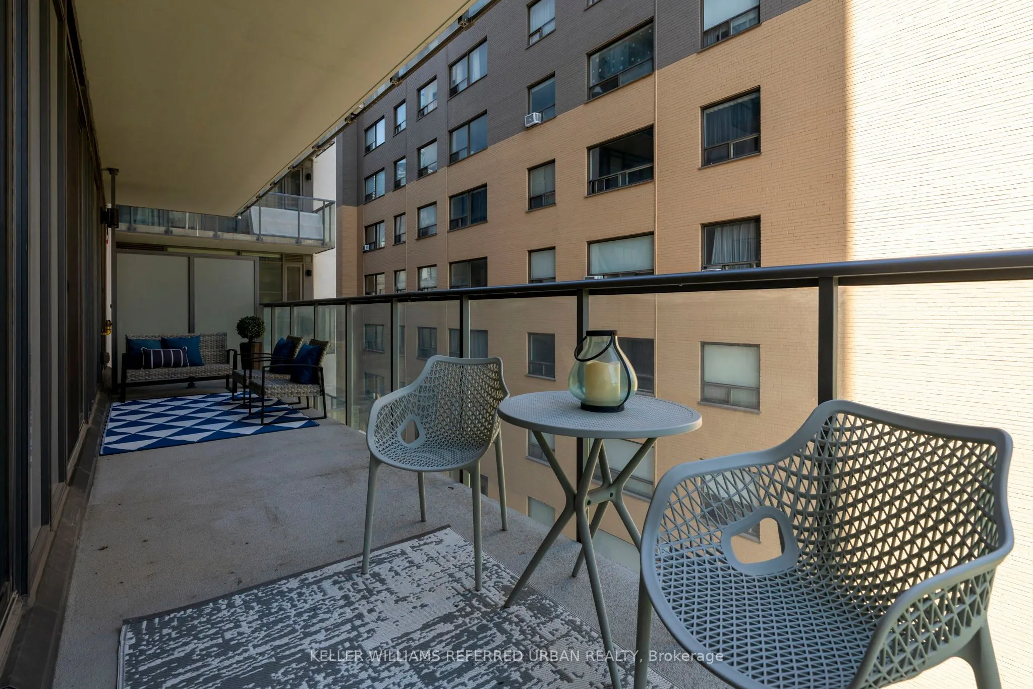 81 Wellesley Street E, #402