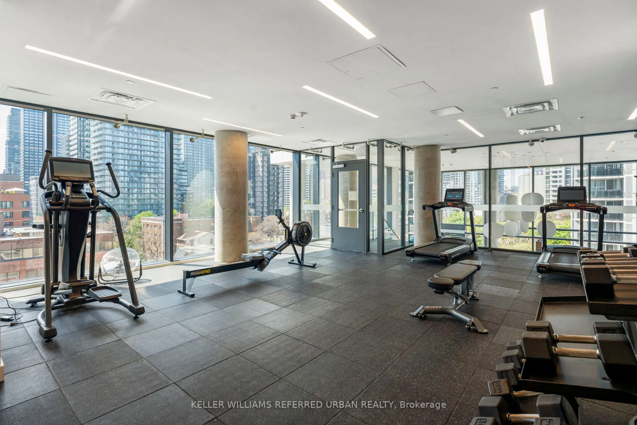 81 Wellesley Street E, #402