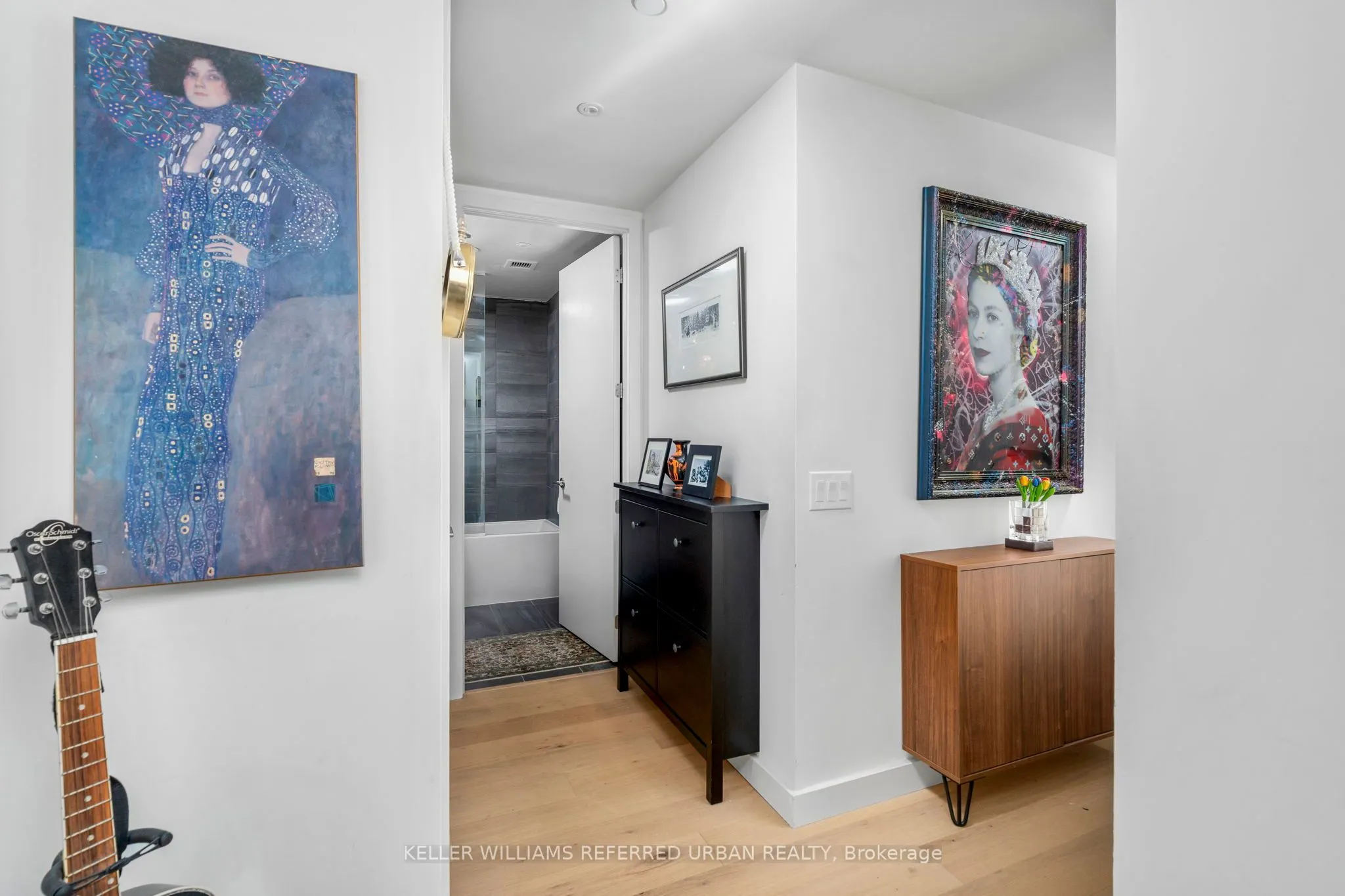 81 Wellesley Street E, #402