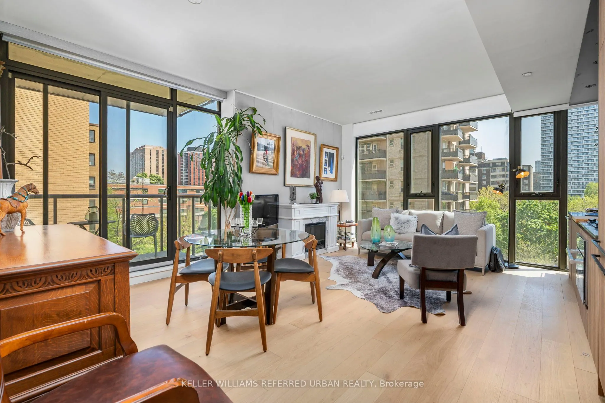 81 Wellesley Street E, #402