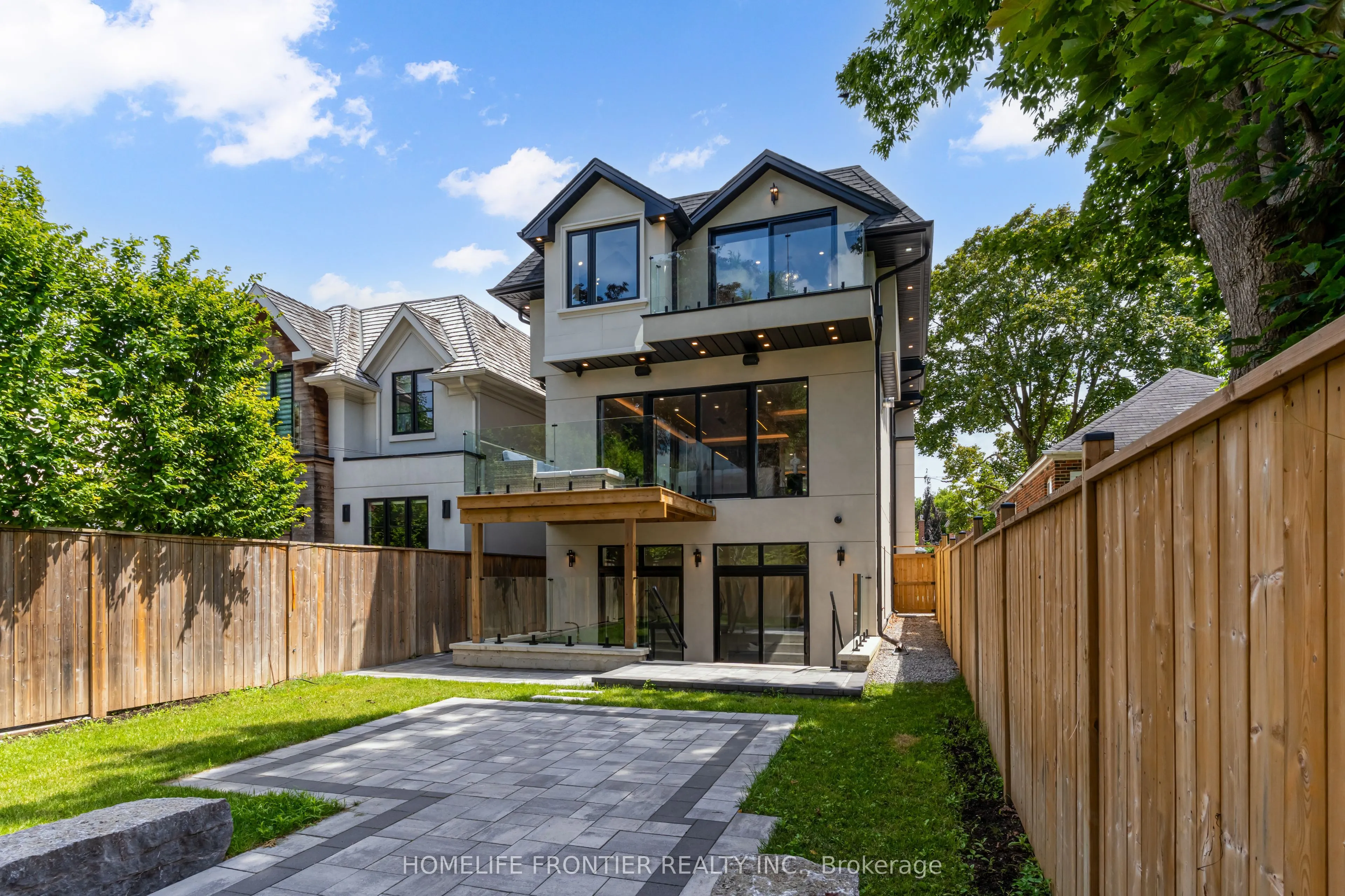 594 Broadway Avenue