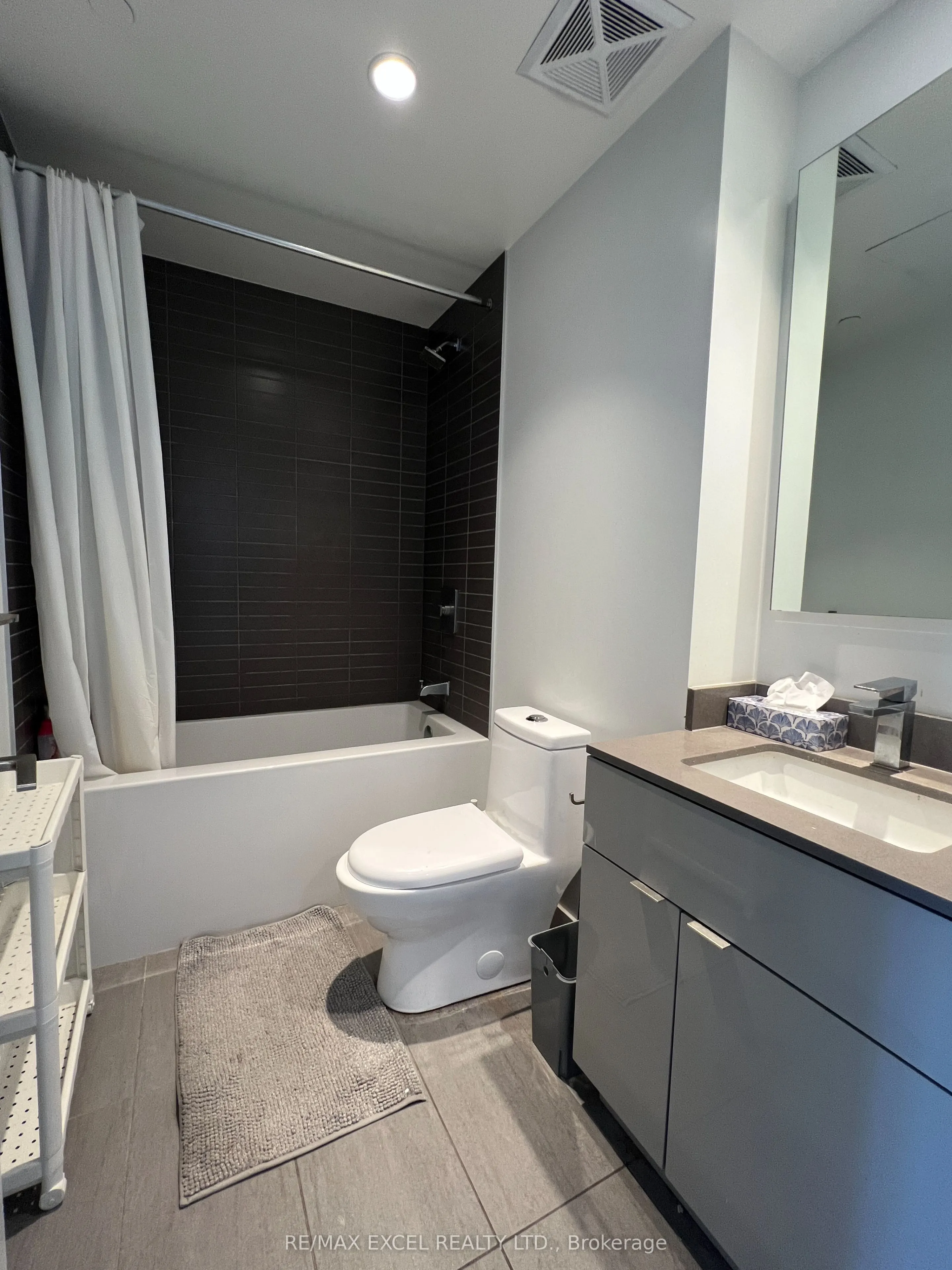 7 Grenville Street, #3006