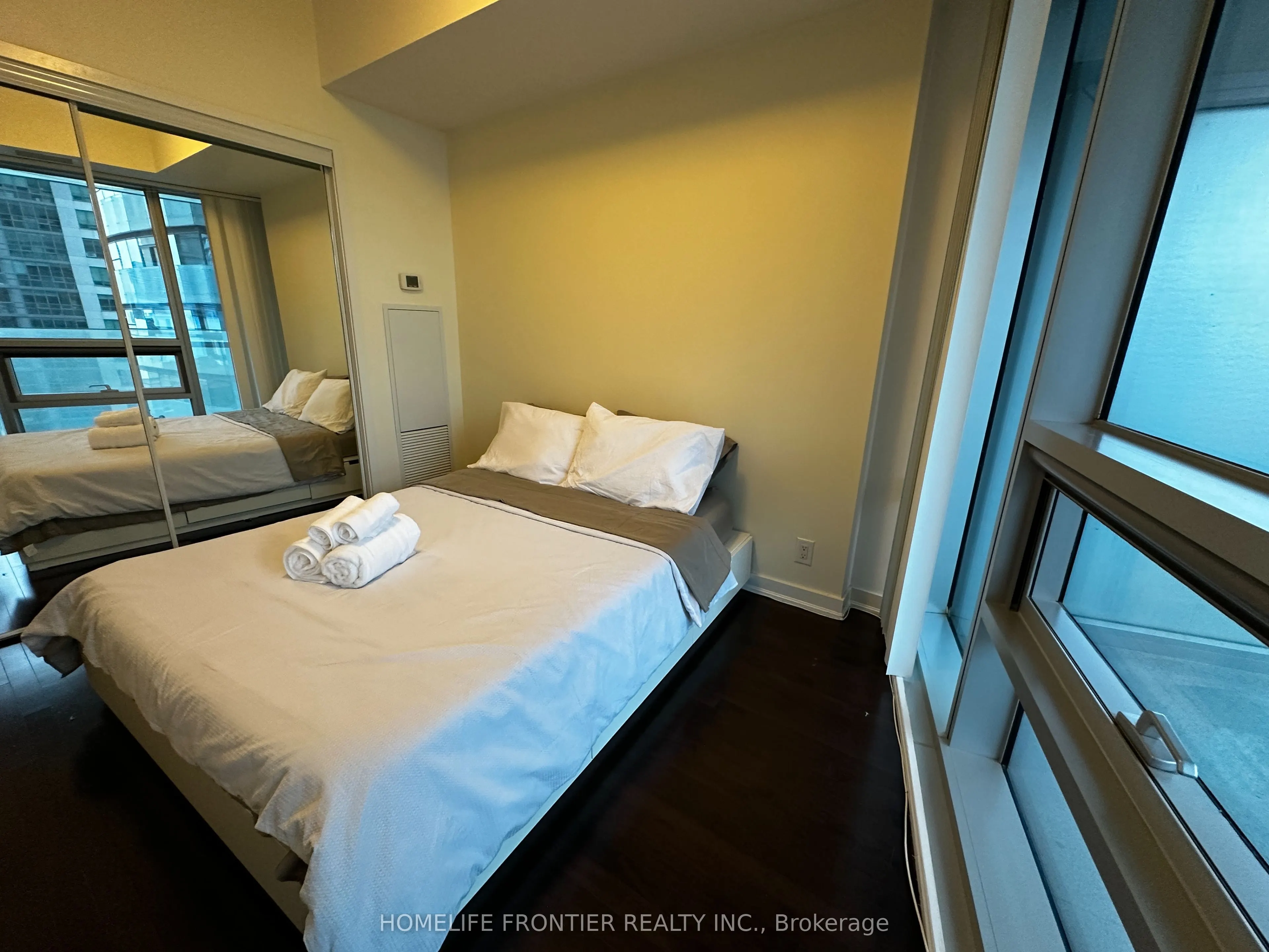 14 York Street, #2406