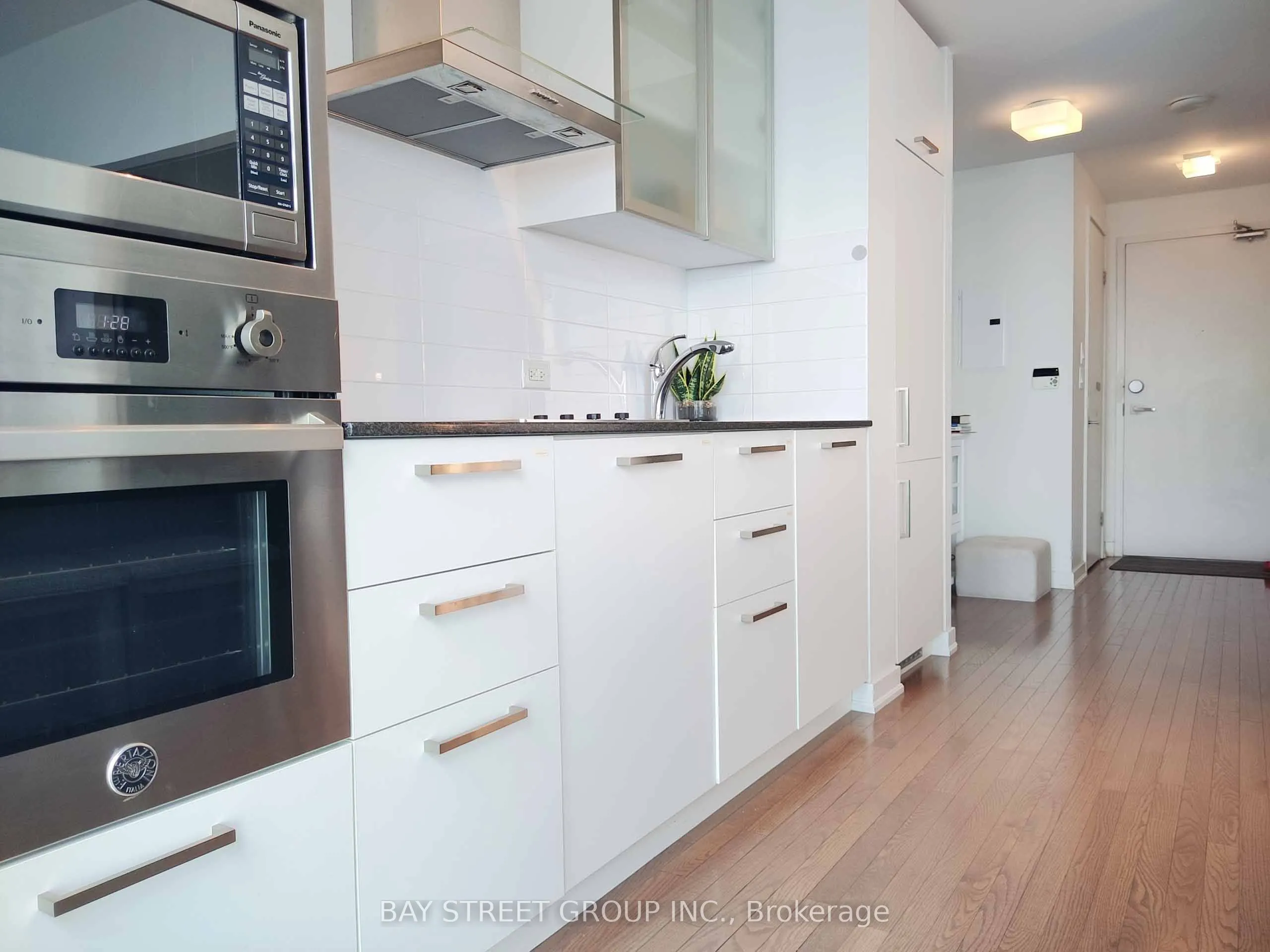 12 York Street, #5006