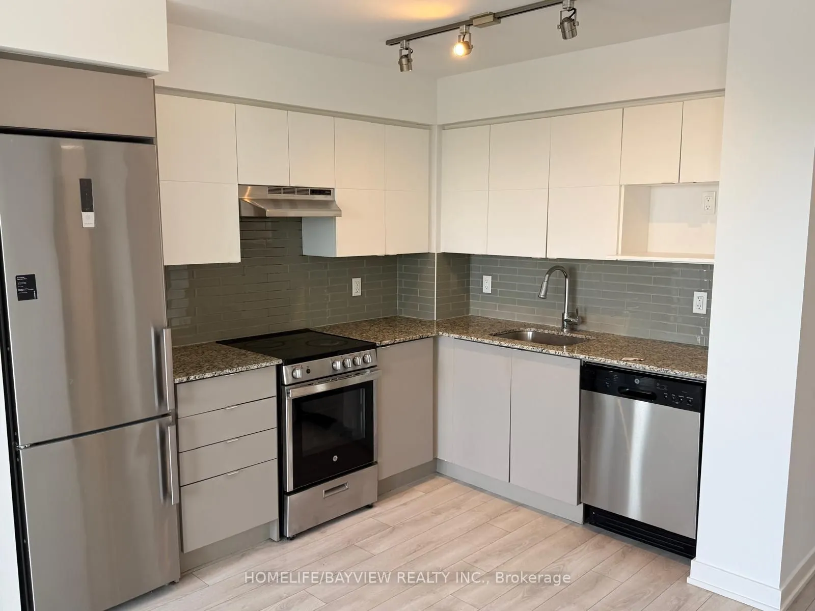 120 Varna Drive, #1212