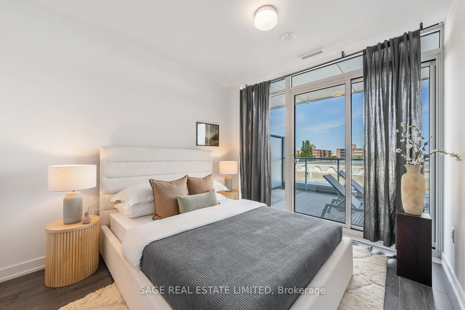 50 O'neill Road W, #212