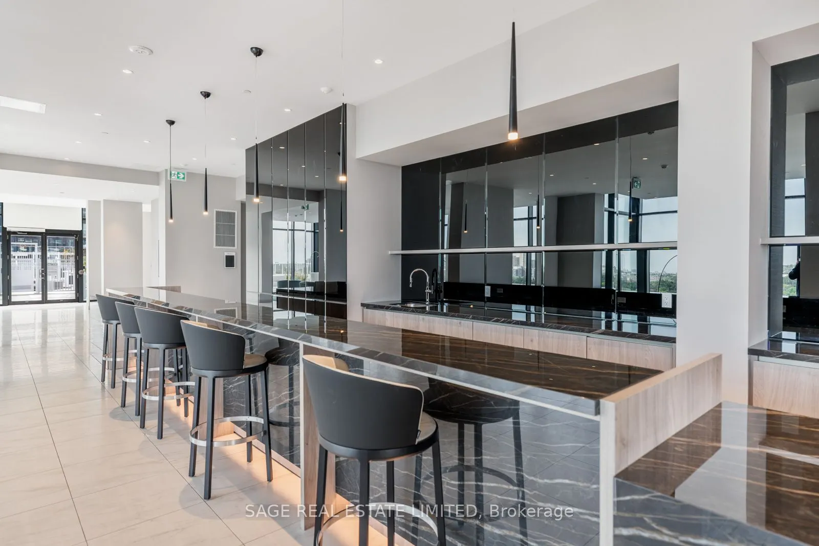 50 O'neill Road W, #212