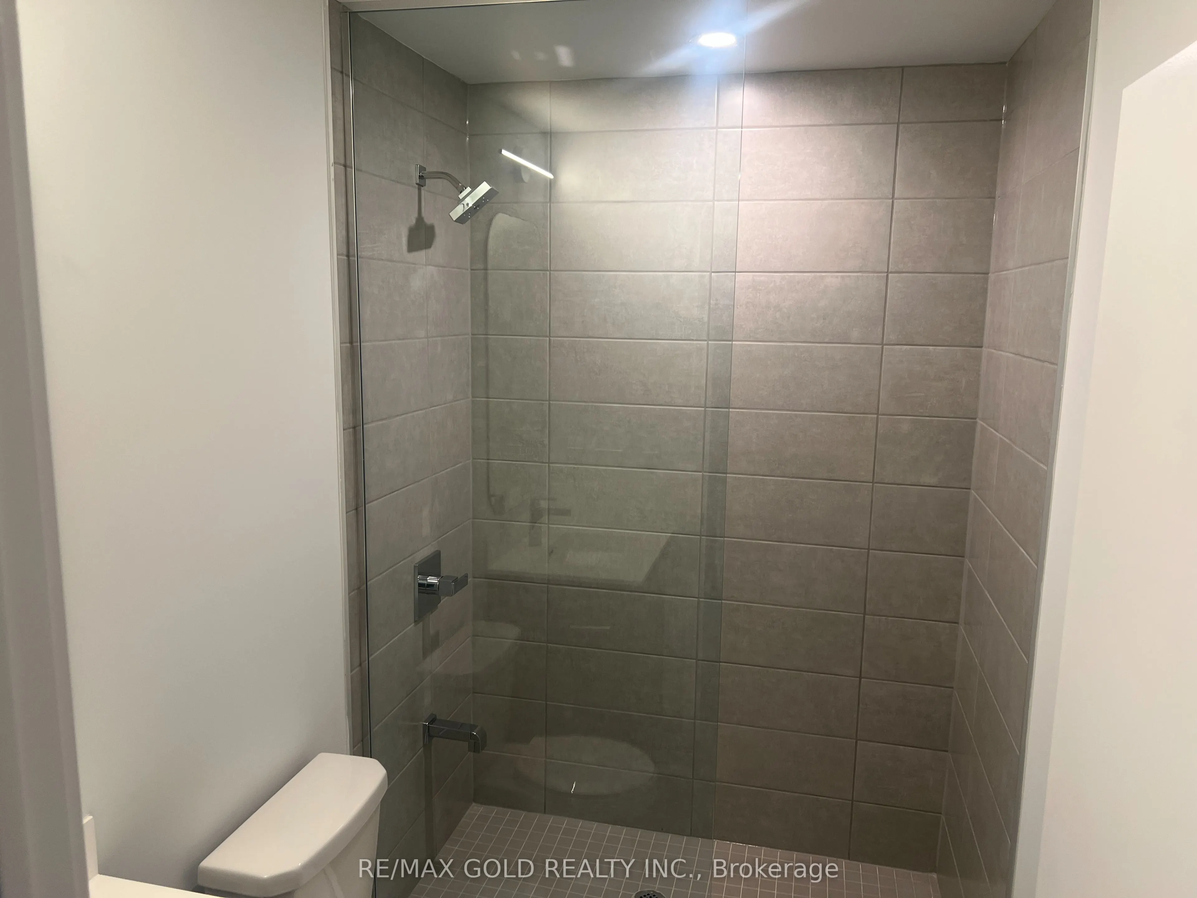 15 Richardson Street, #1408