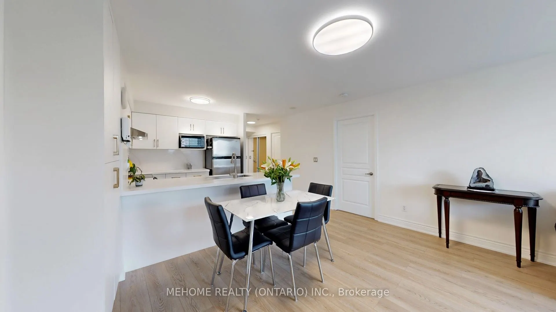 509 Beecroft Road, #1611