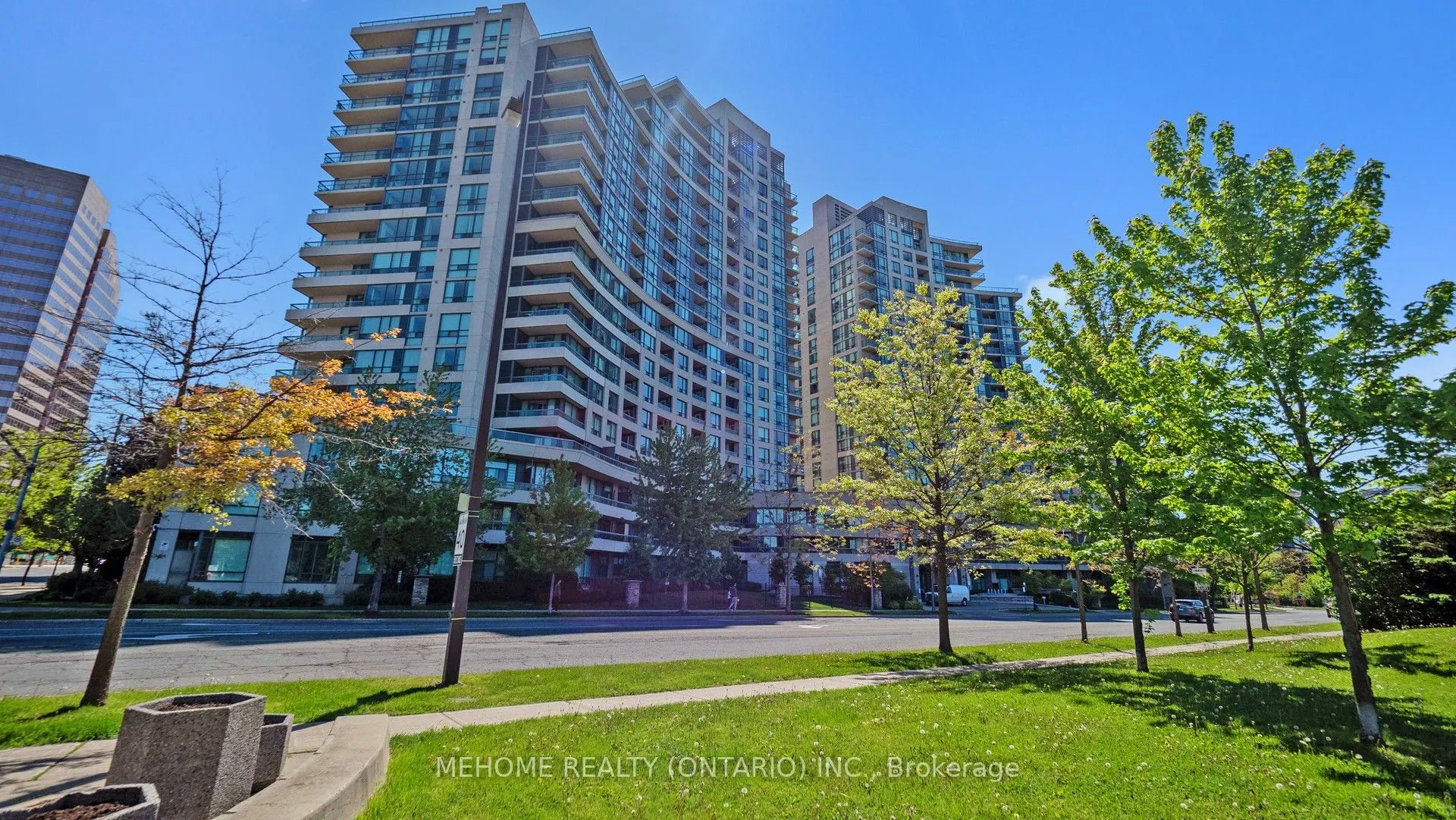 509 Beecroft Road, #1611