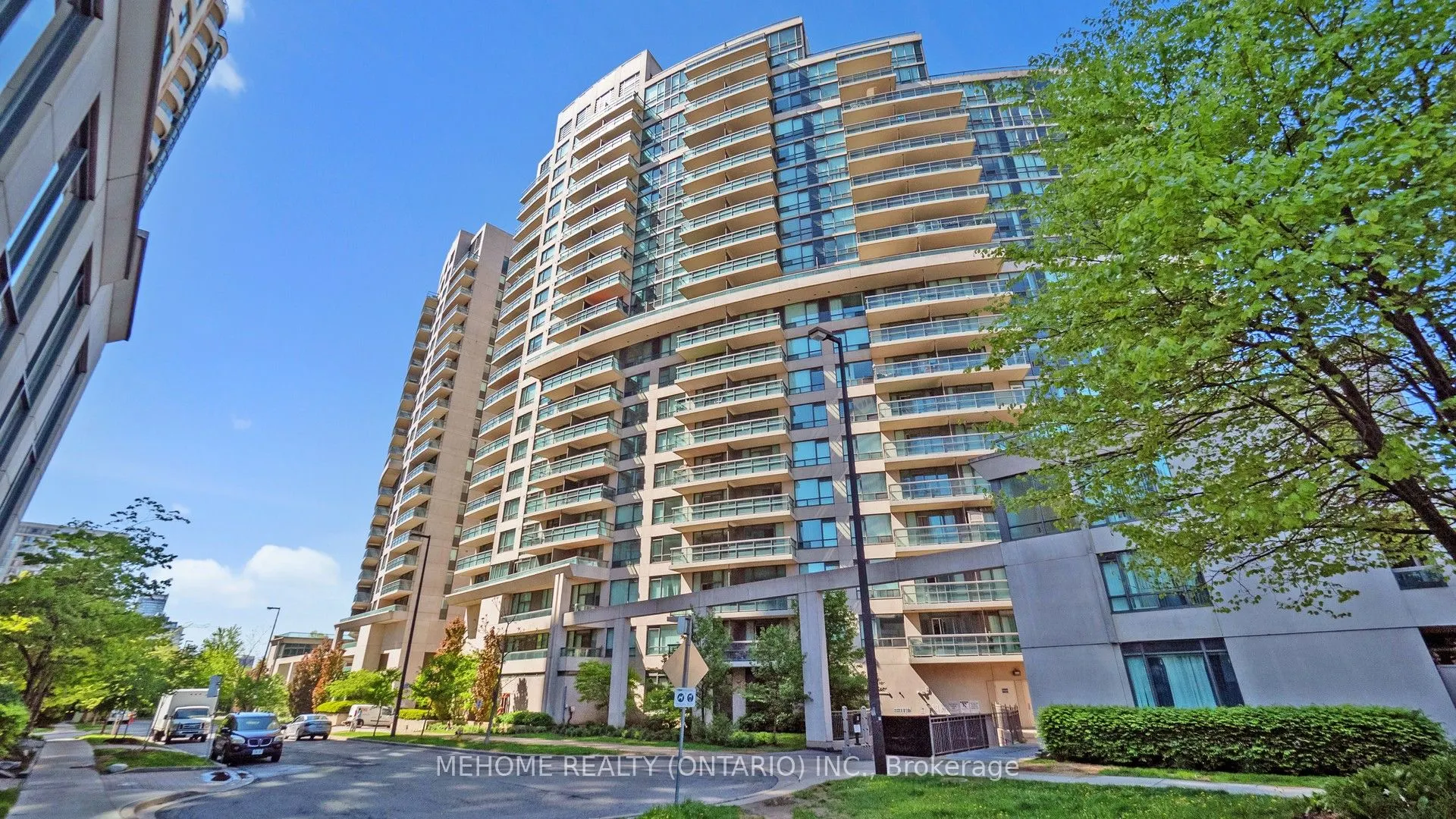509 Beecroft Road, #1611