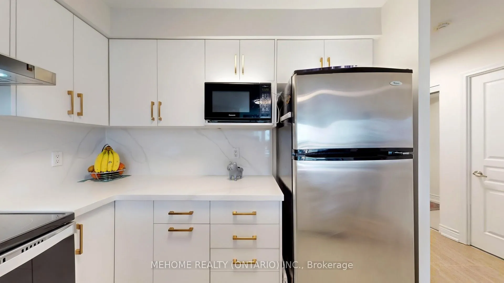 509 Beecroft Road, #1611