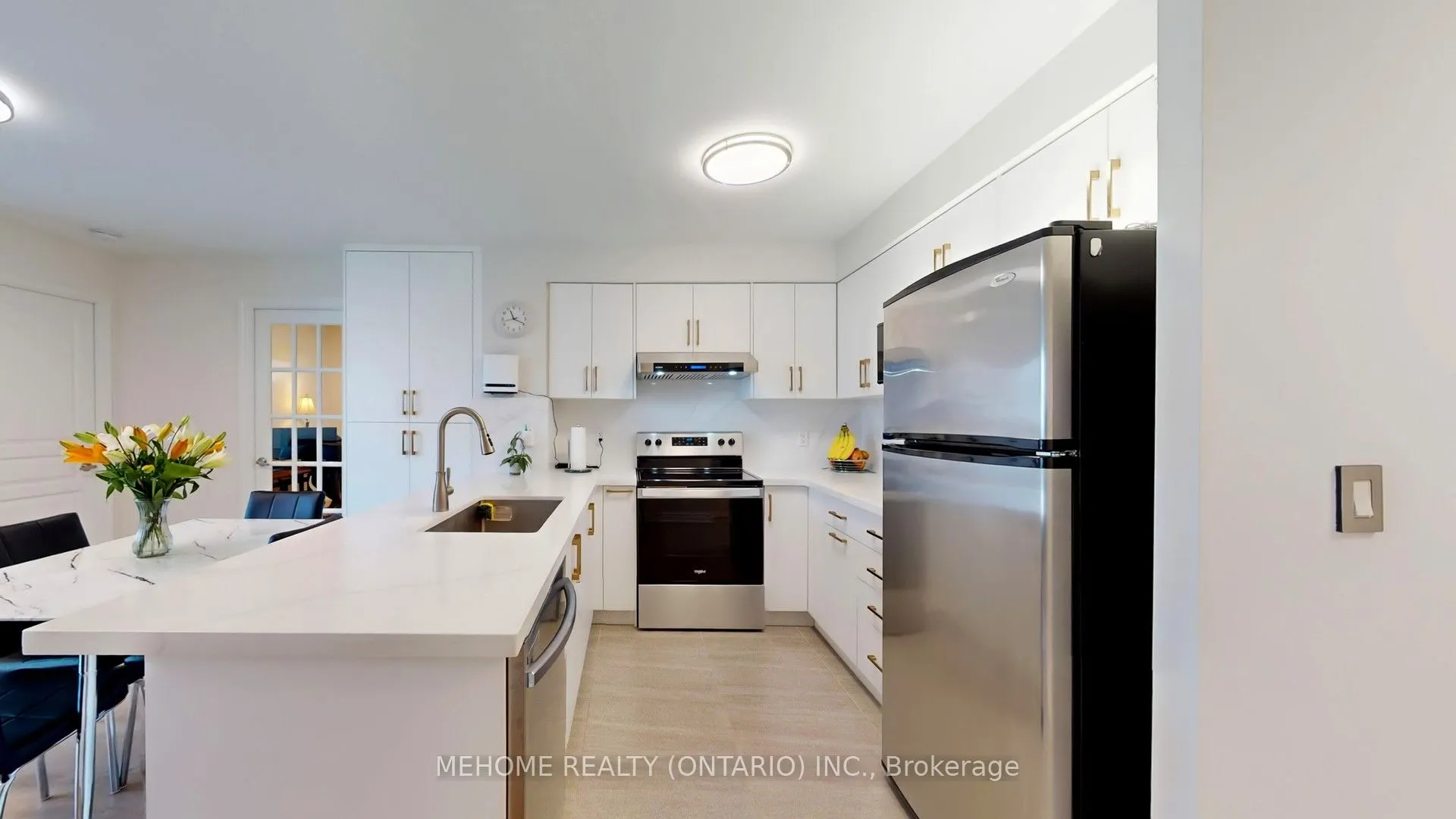 509 Beecroft Road, #1611