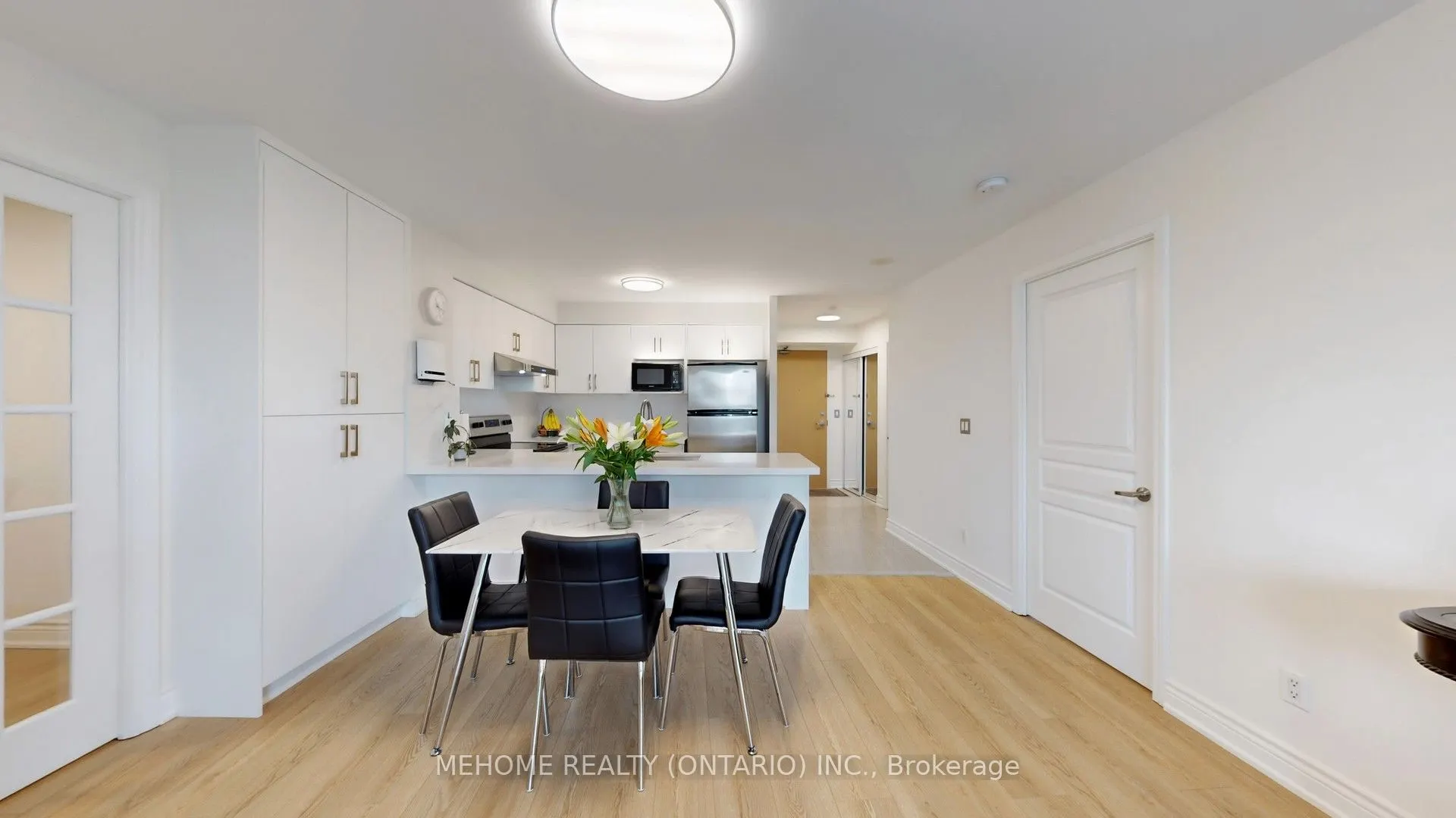 509 Beecroft Road, #1611