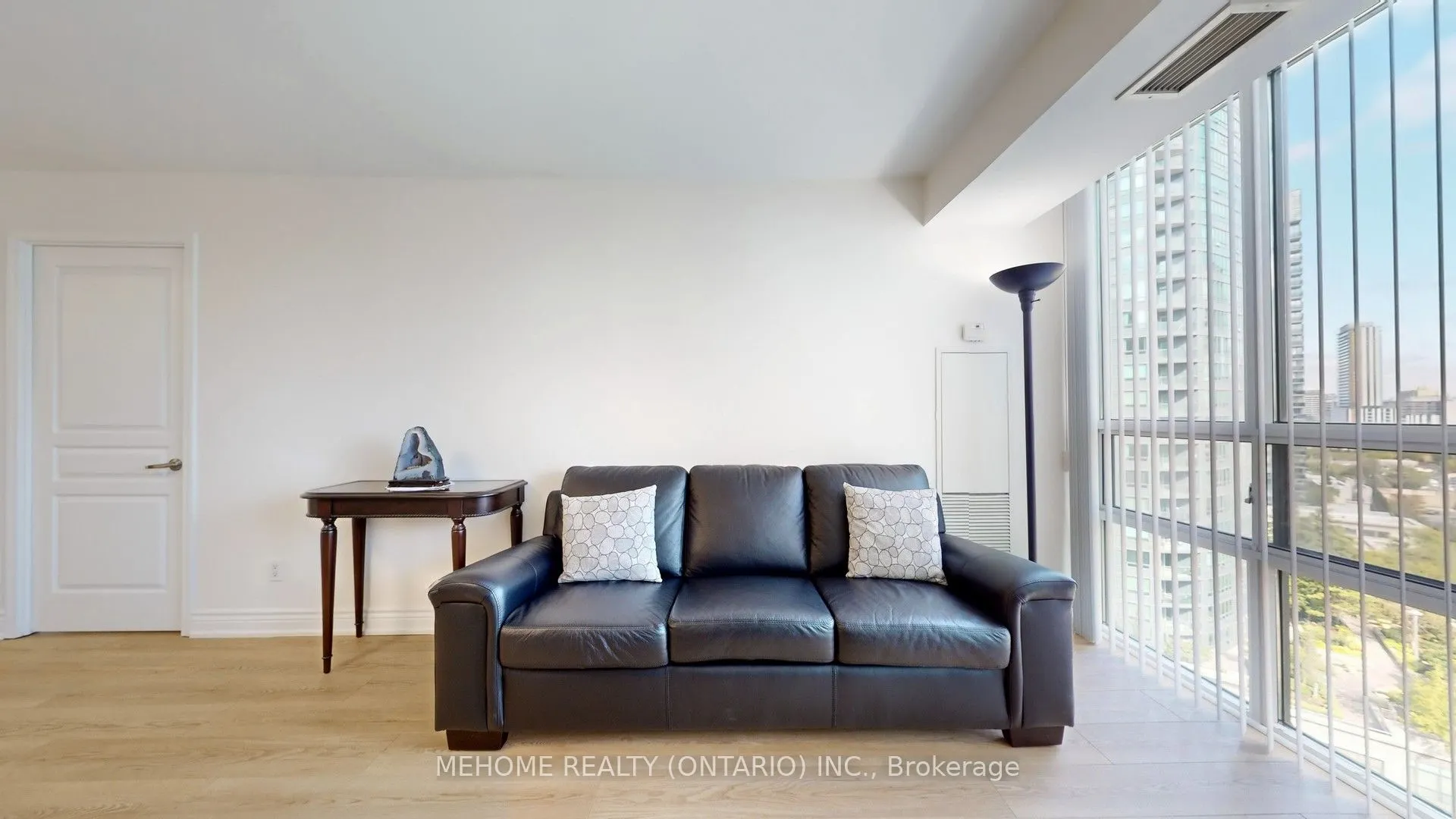 509 Beecroft Road, #1611