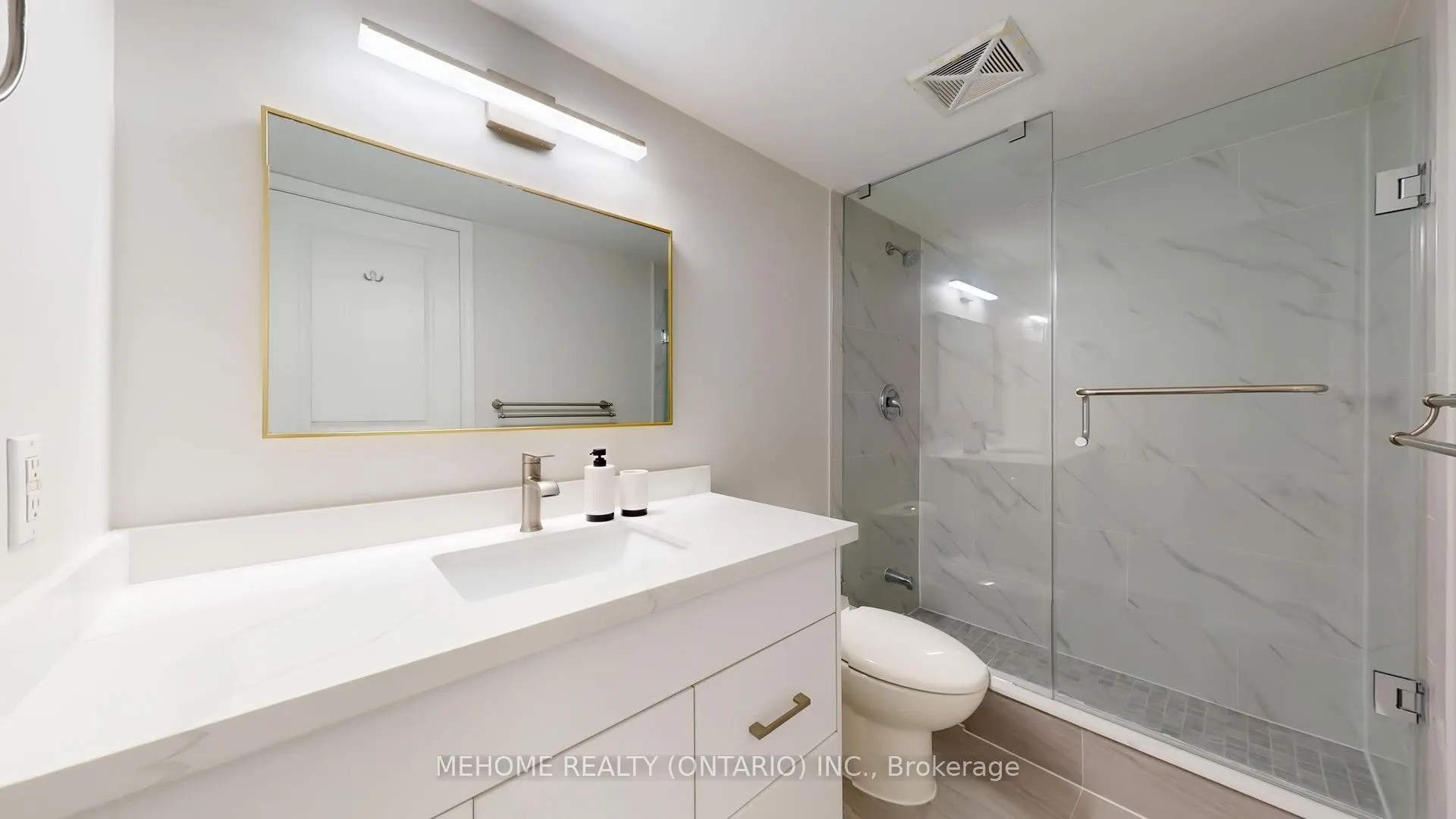 509 Beecroft Road, #1611