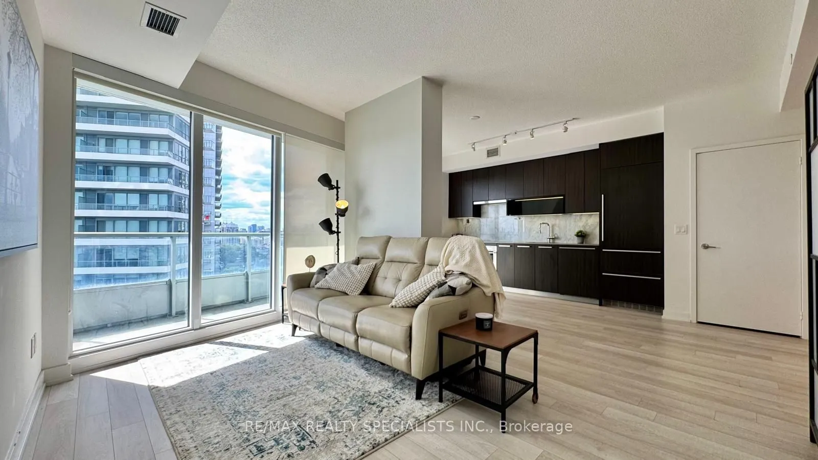 117 Mcmahon Drive, #2307