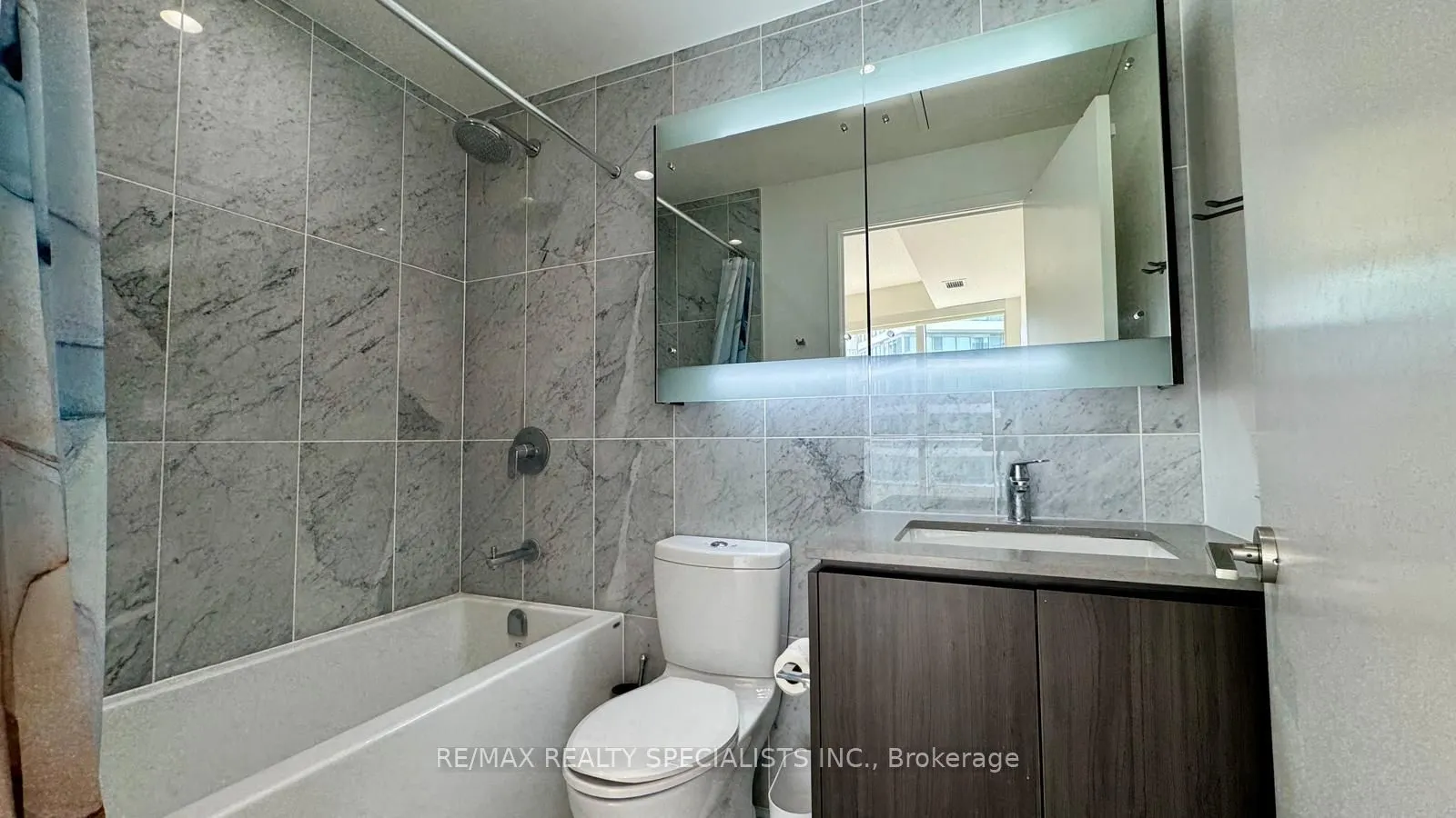 117 Mcmahon Drive, #2307