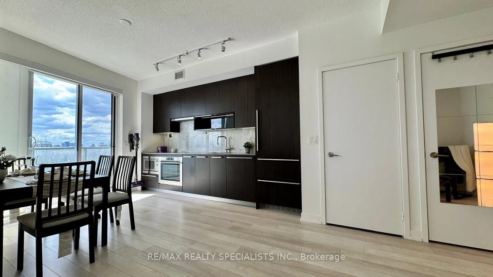 117 Mcmahon Drive, #2307
