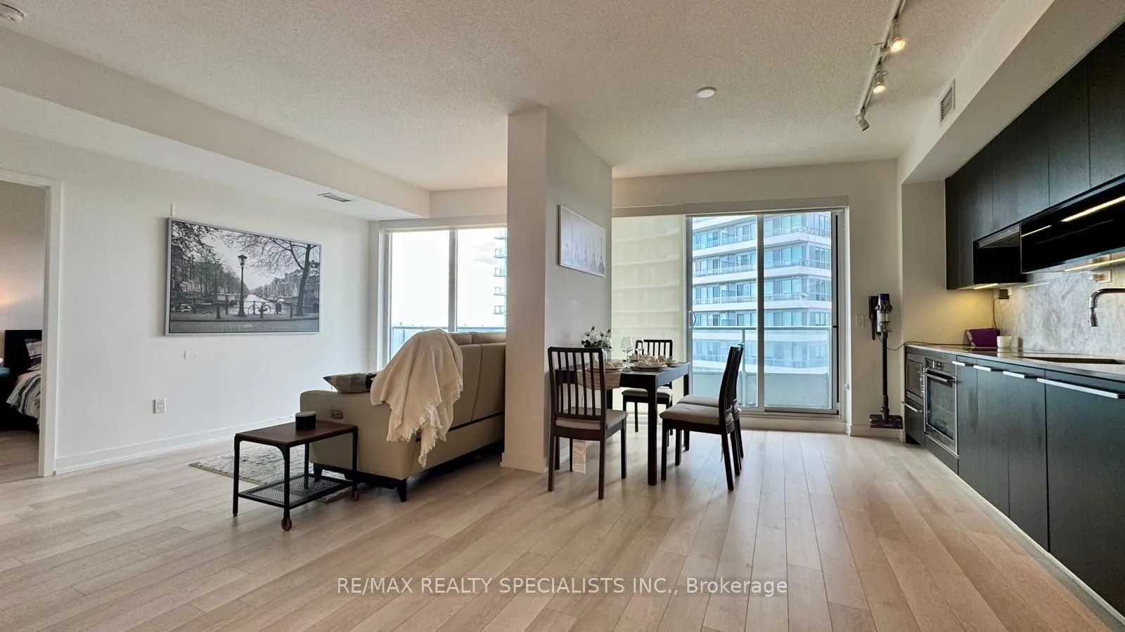 117 Mcmahon Drive, #2307