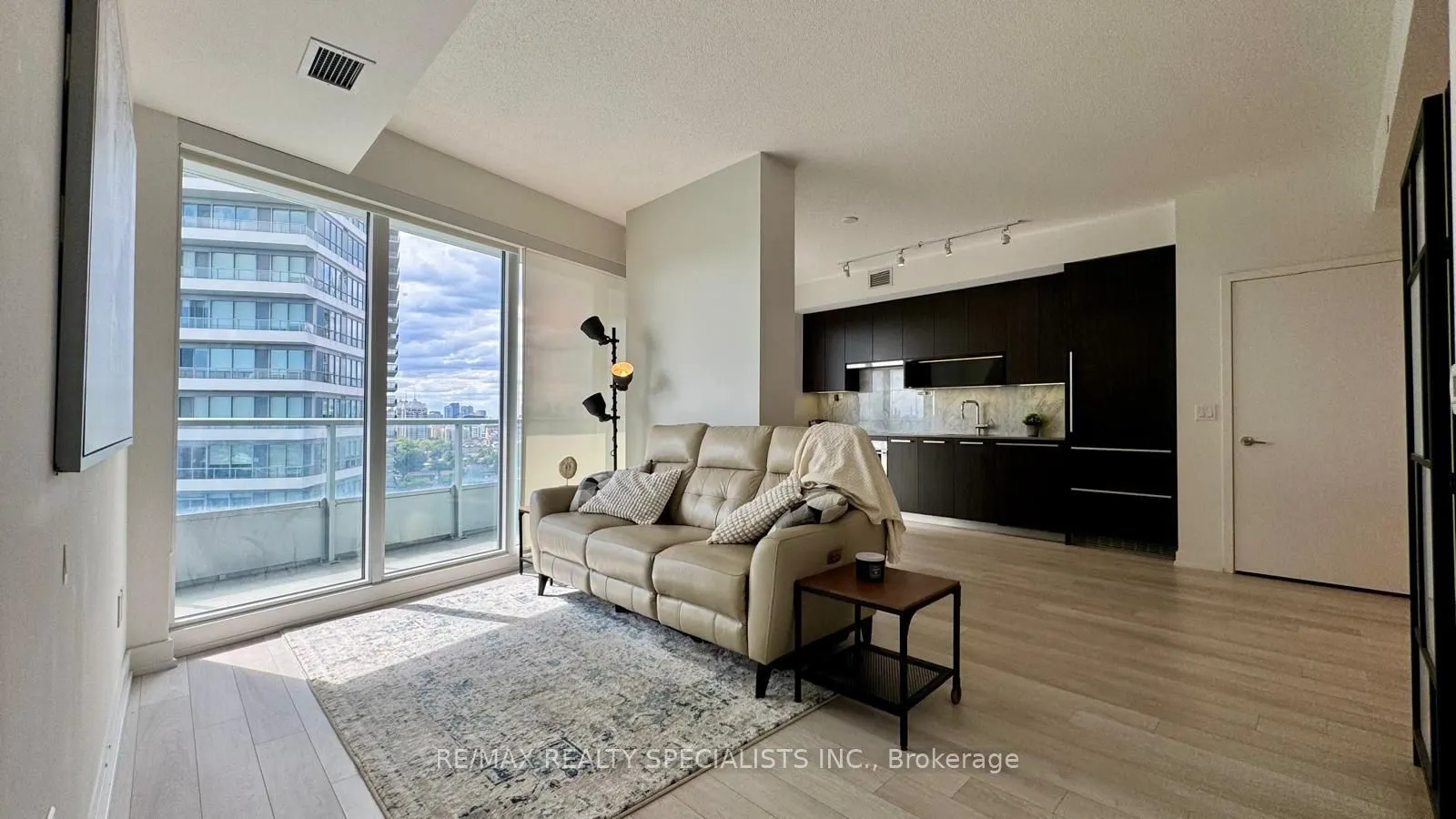 117 Mcmahon Drive, #2307