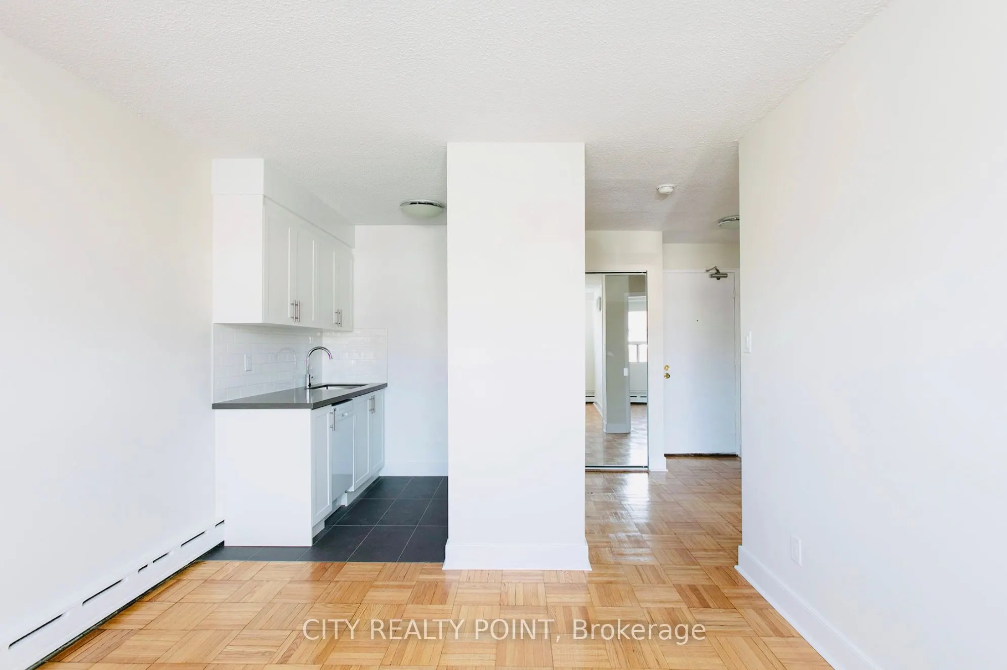 990 Avenue Road, #306