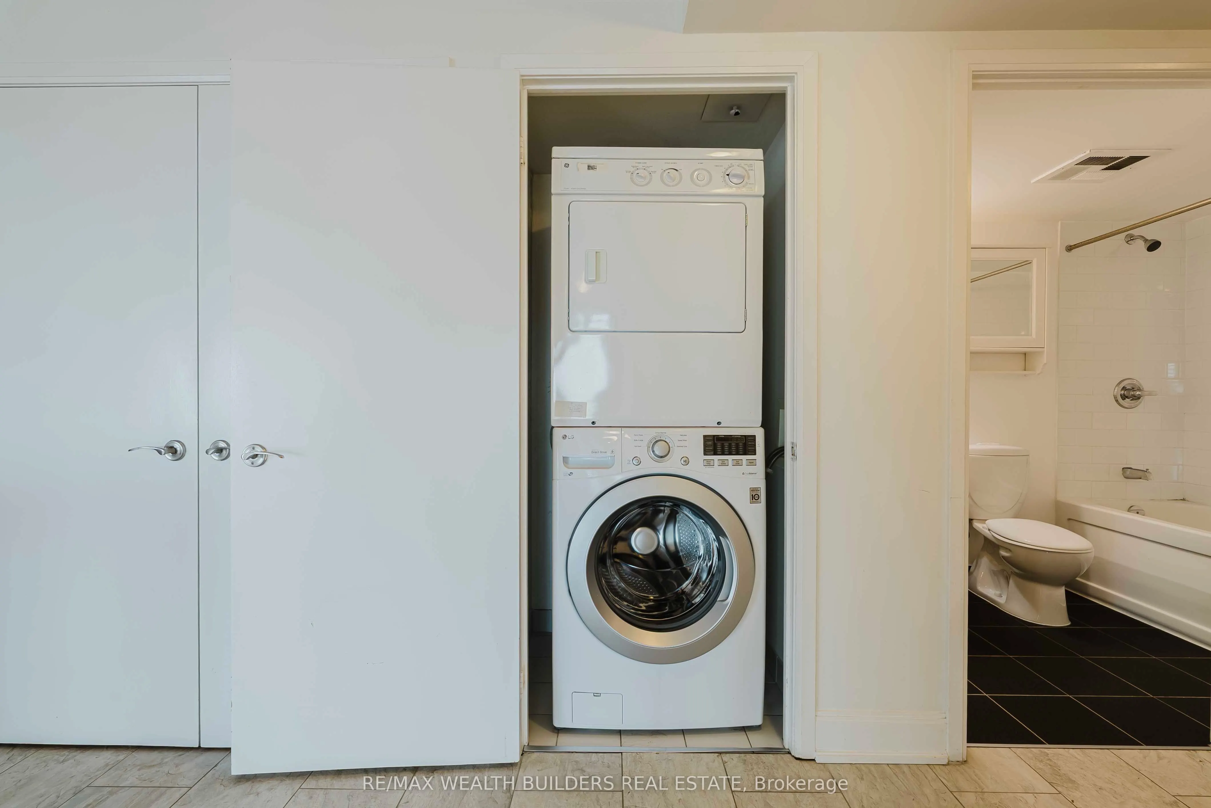 2181 Yonge Street, #2702