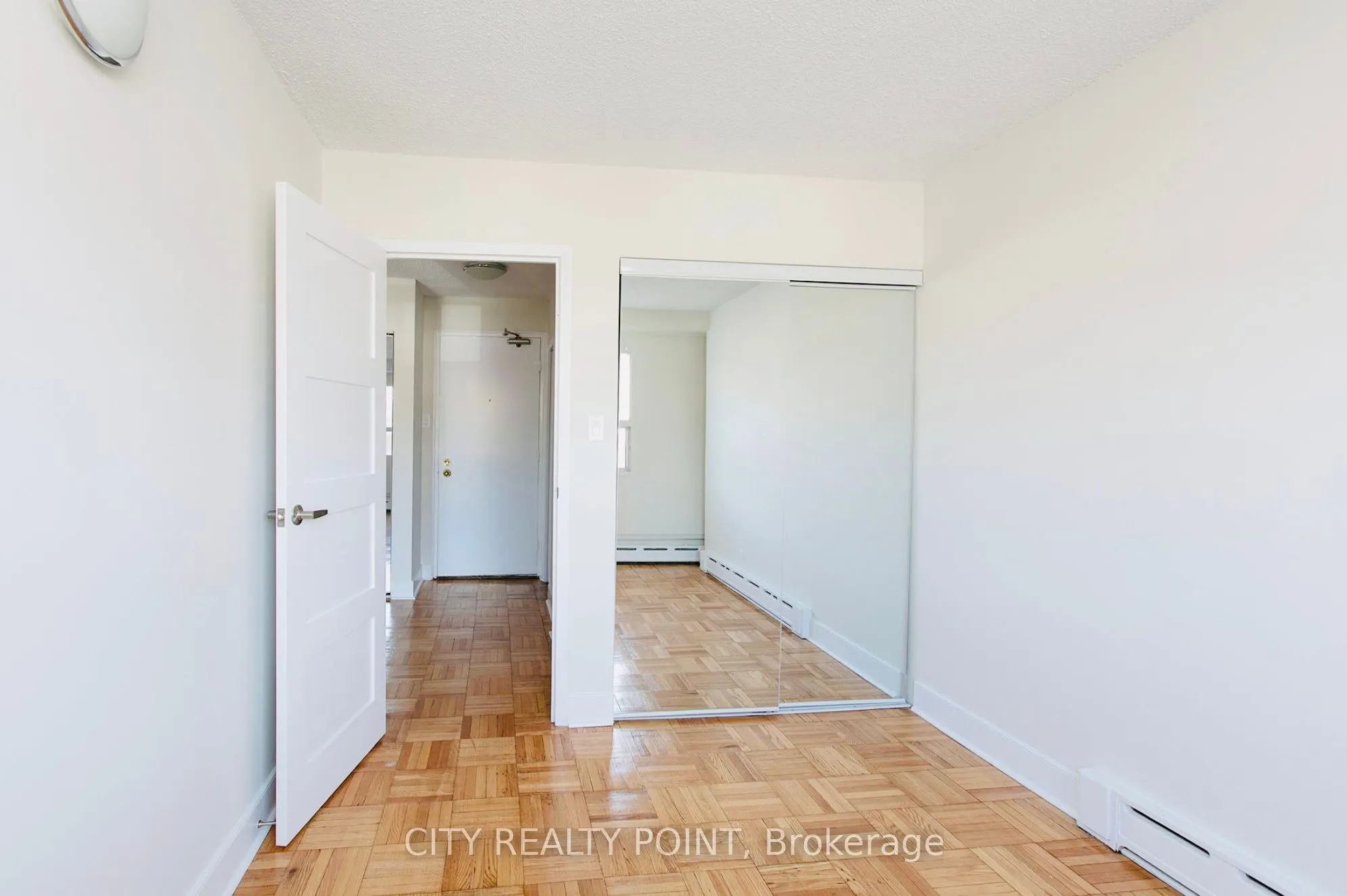 990 Avenue Road, #302