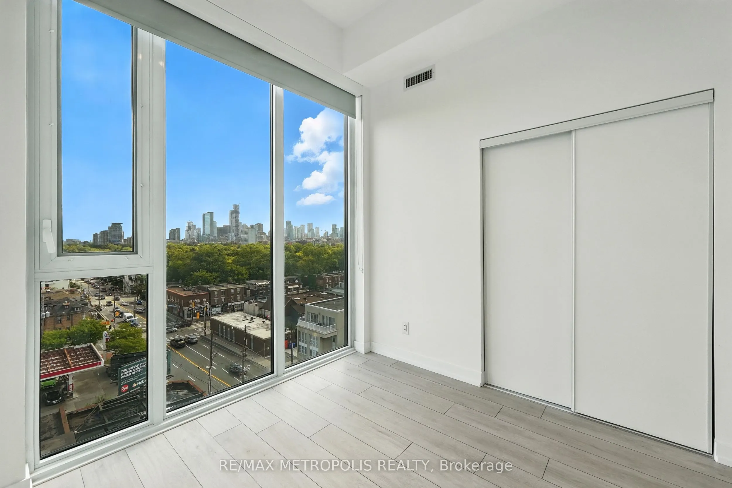 500 Dupont Street, #815