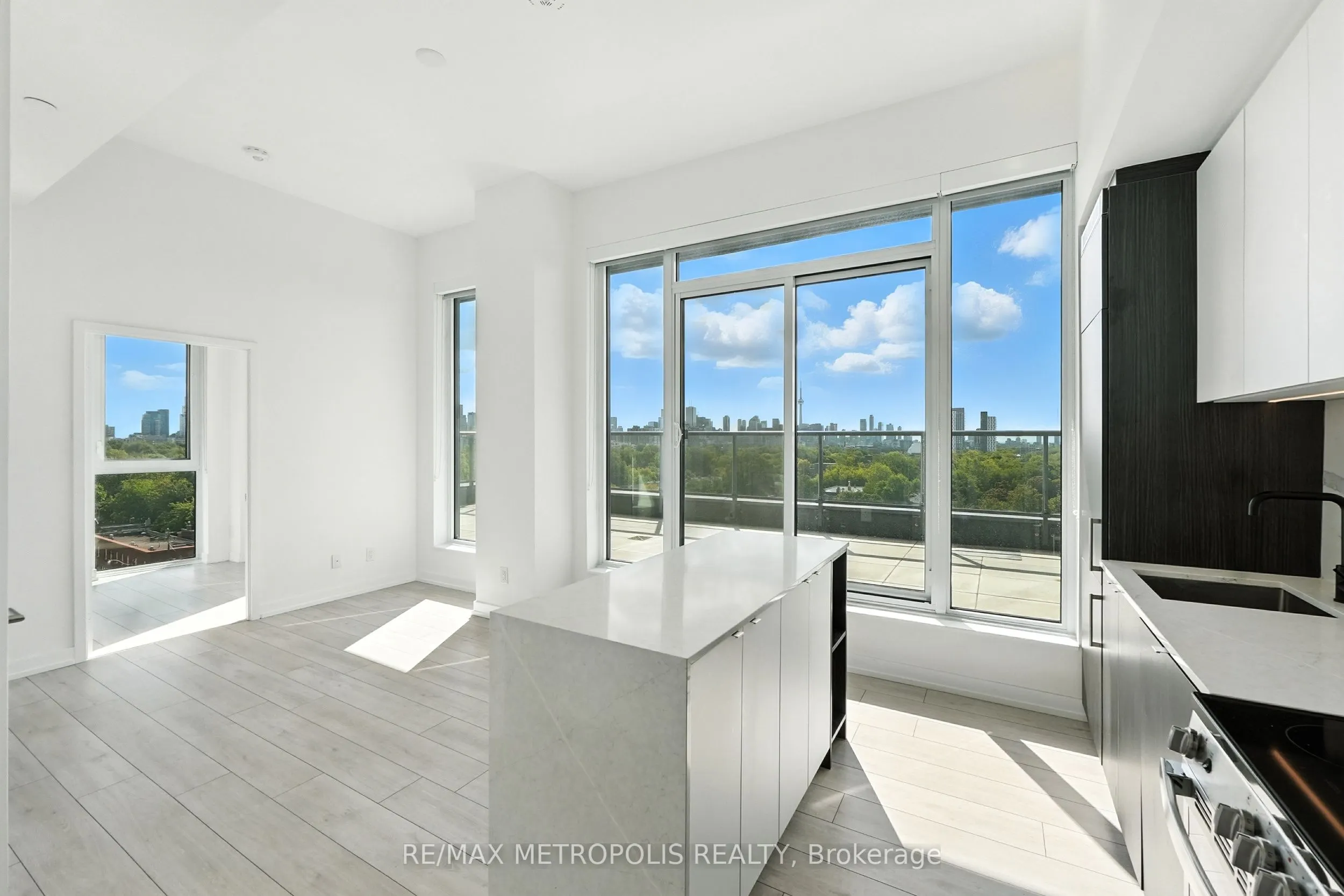 500 Dupont Street, #815