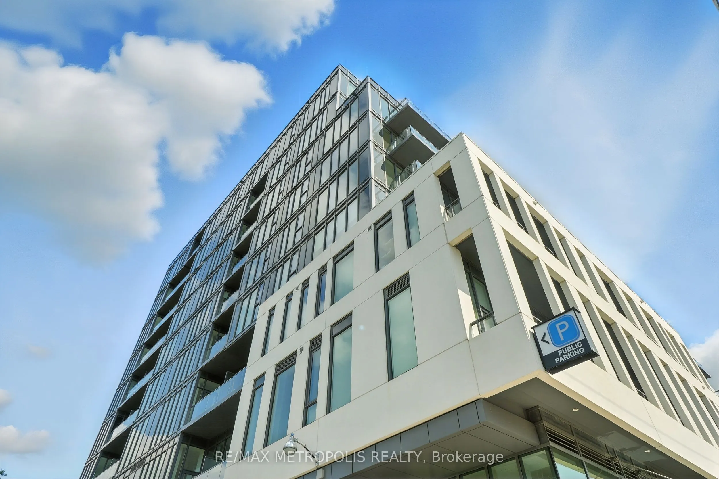 500 Dupont Street, #815