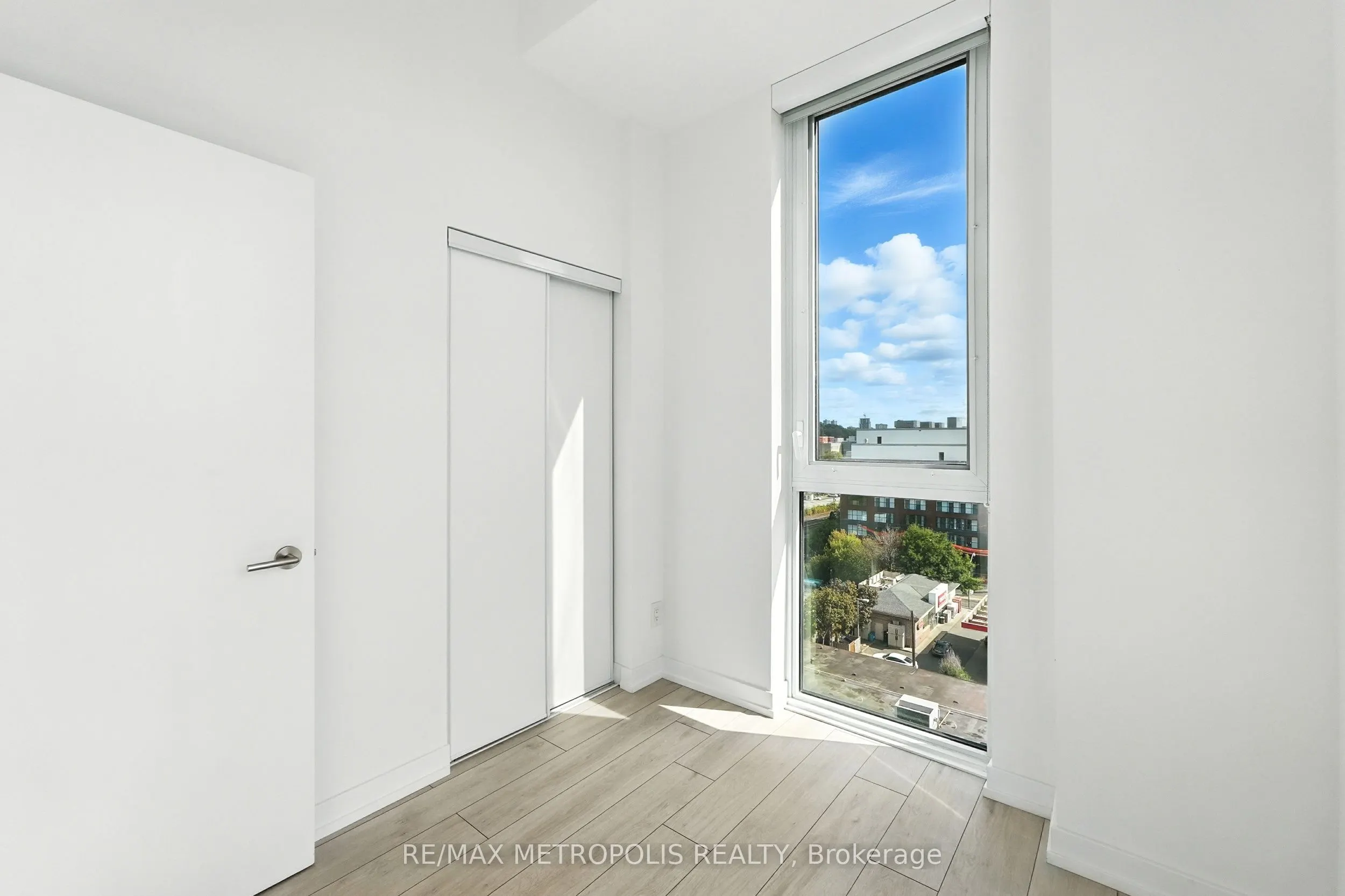 500 Dupont Street, #815