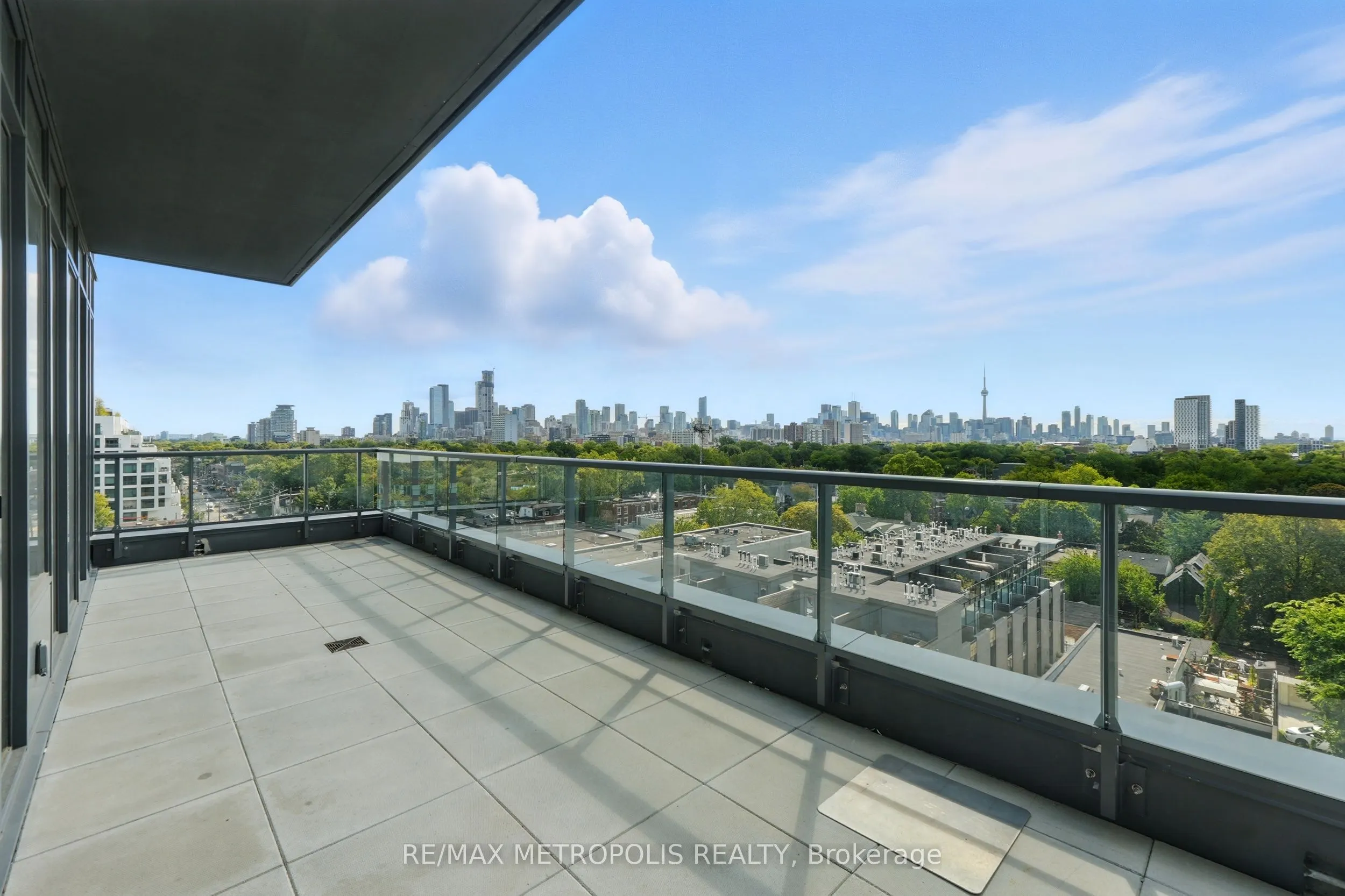 500 Dupont Street, #815
