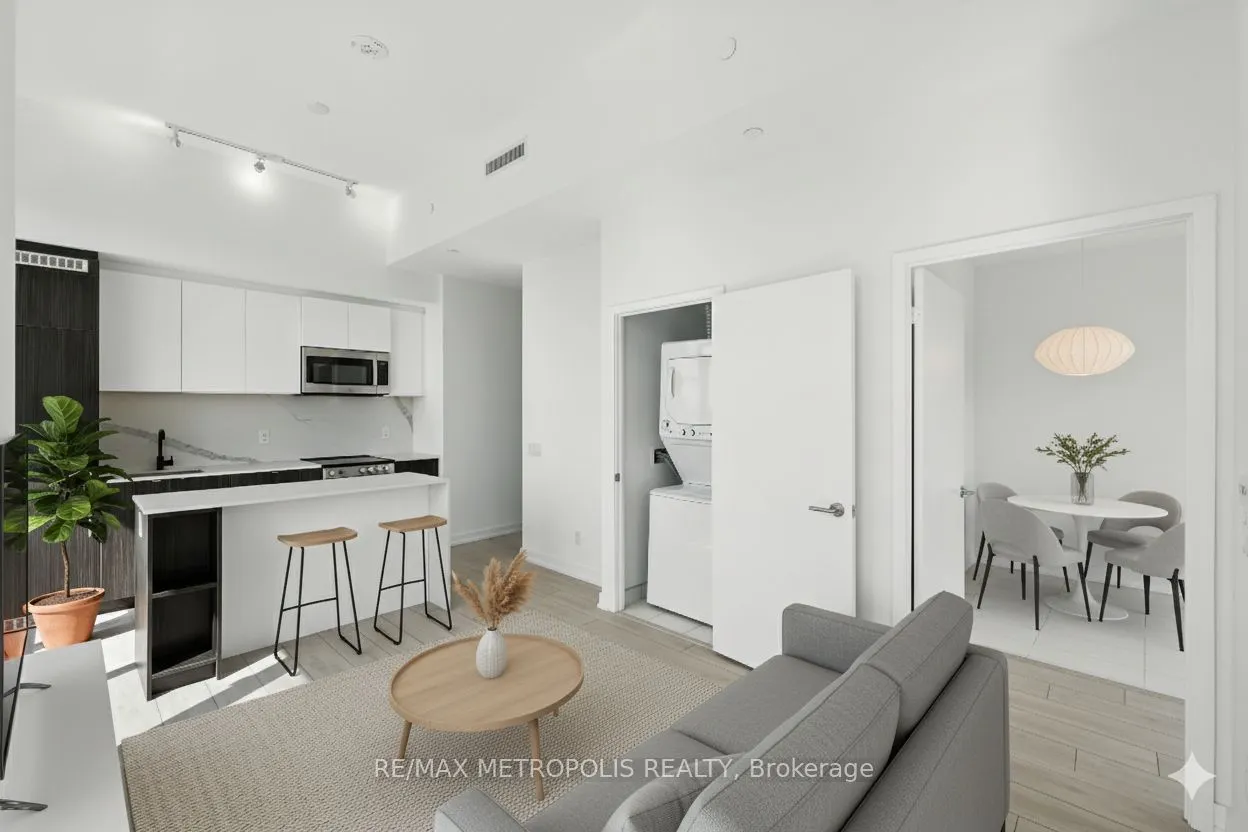 500 Dupont Street, #815