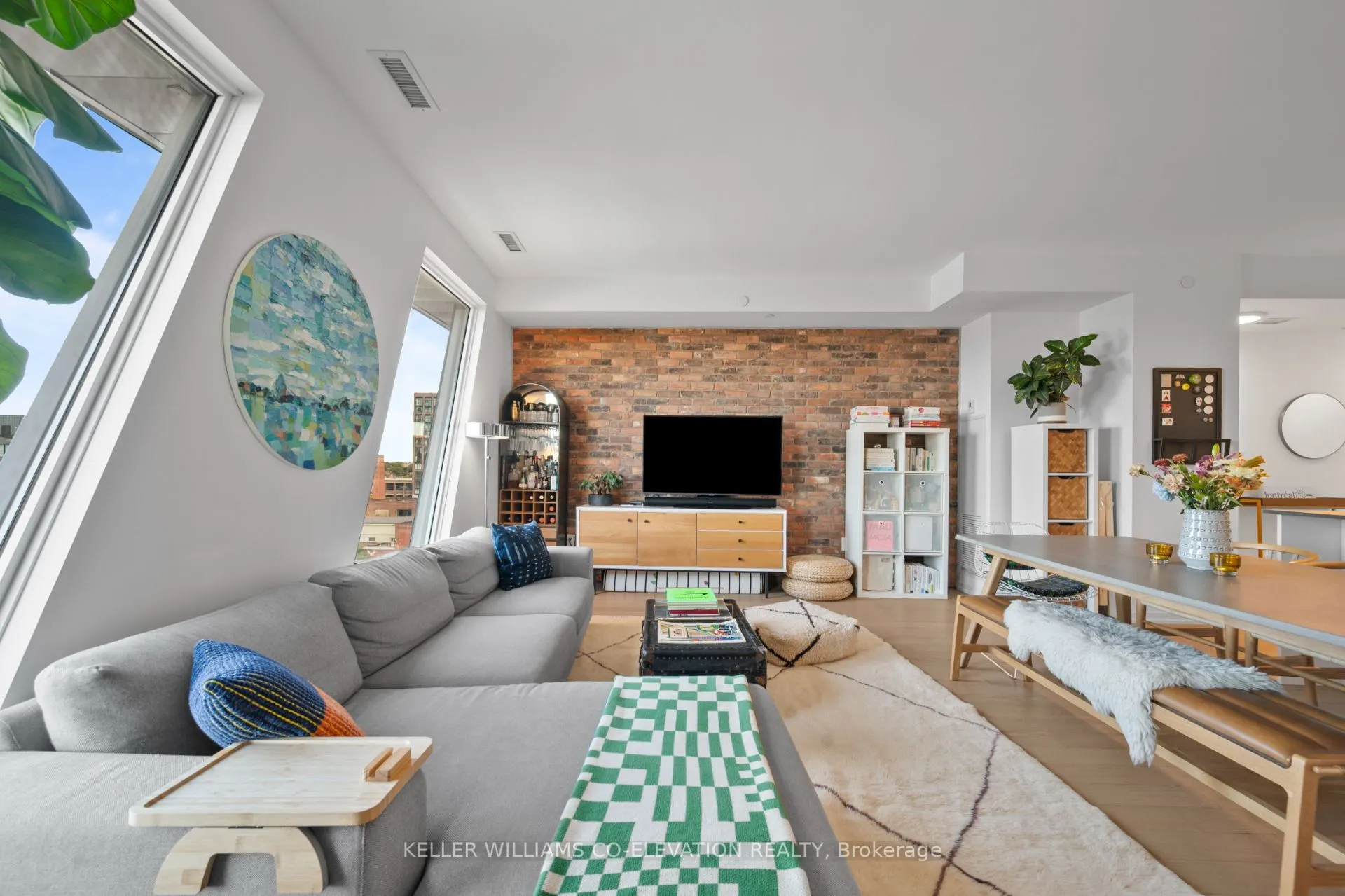 138 St Helens Avenue, #PH7