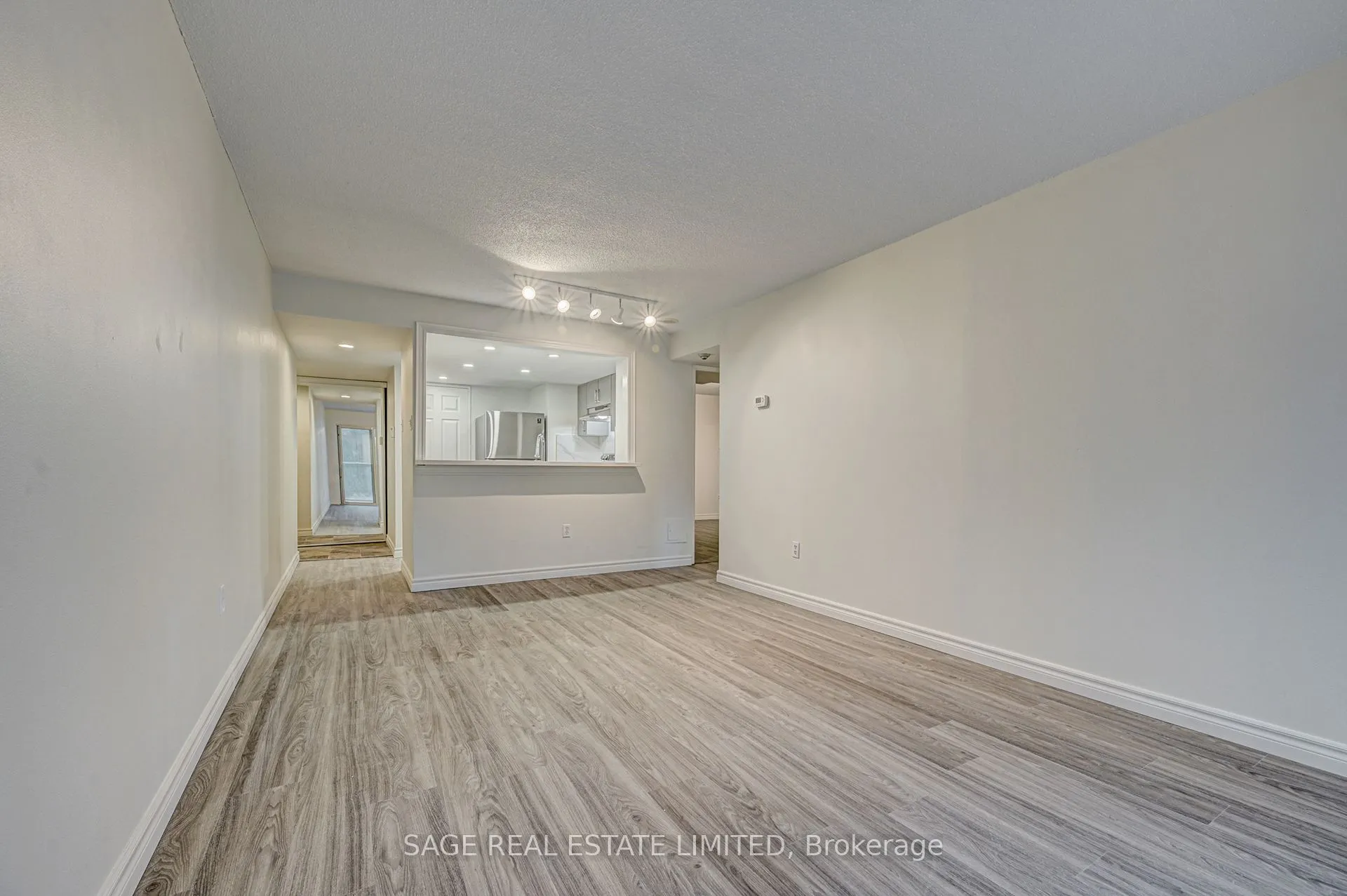 705 King Street W, #204