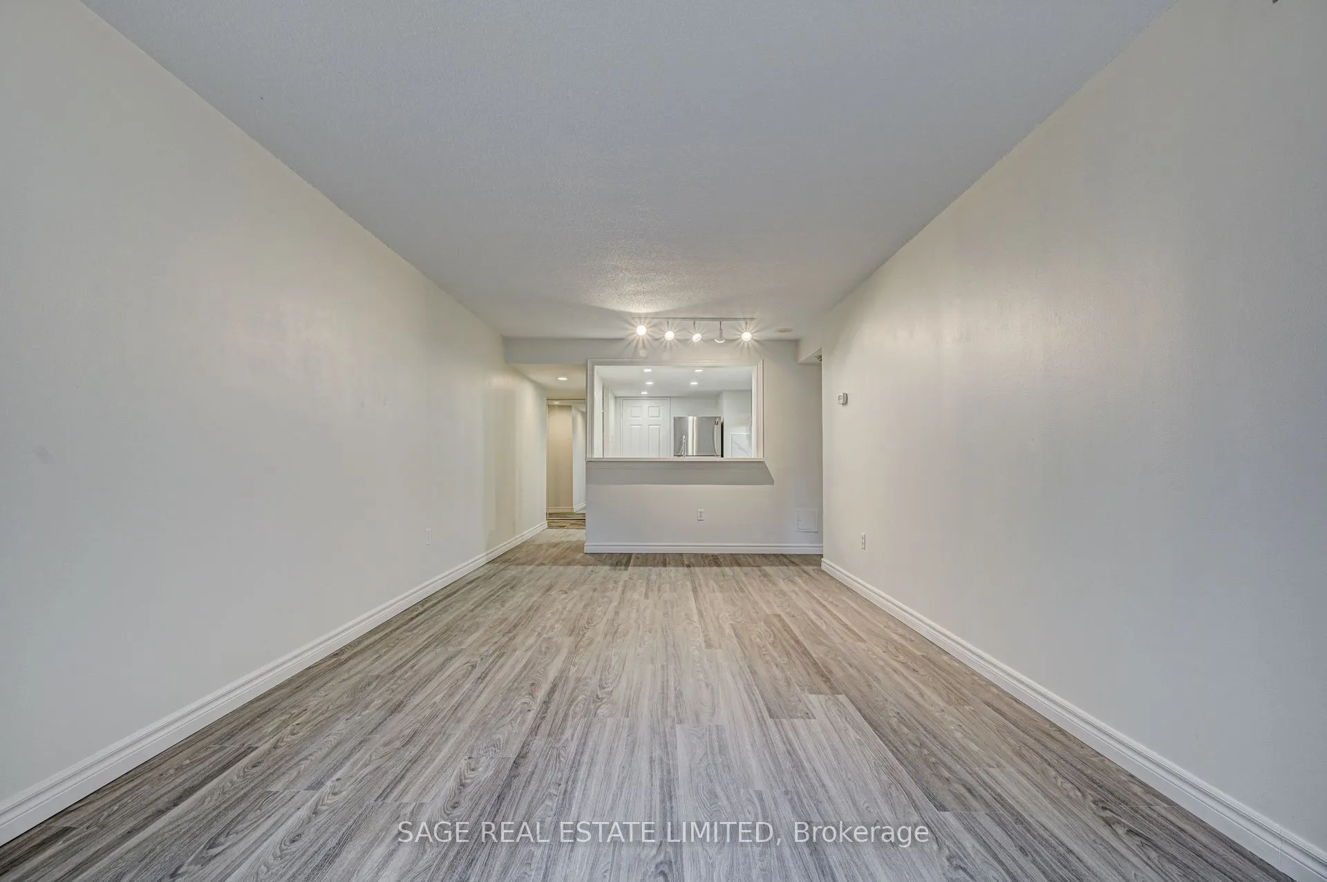 705 King Street W, #204