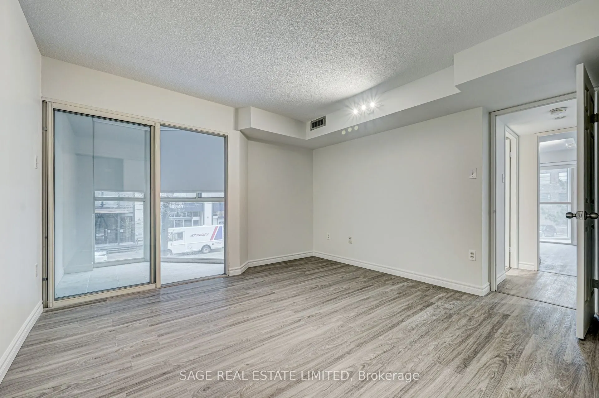705 King Street W, #204