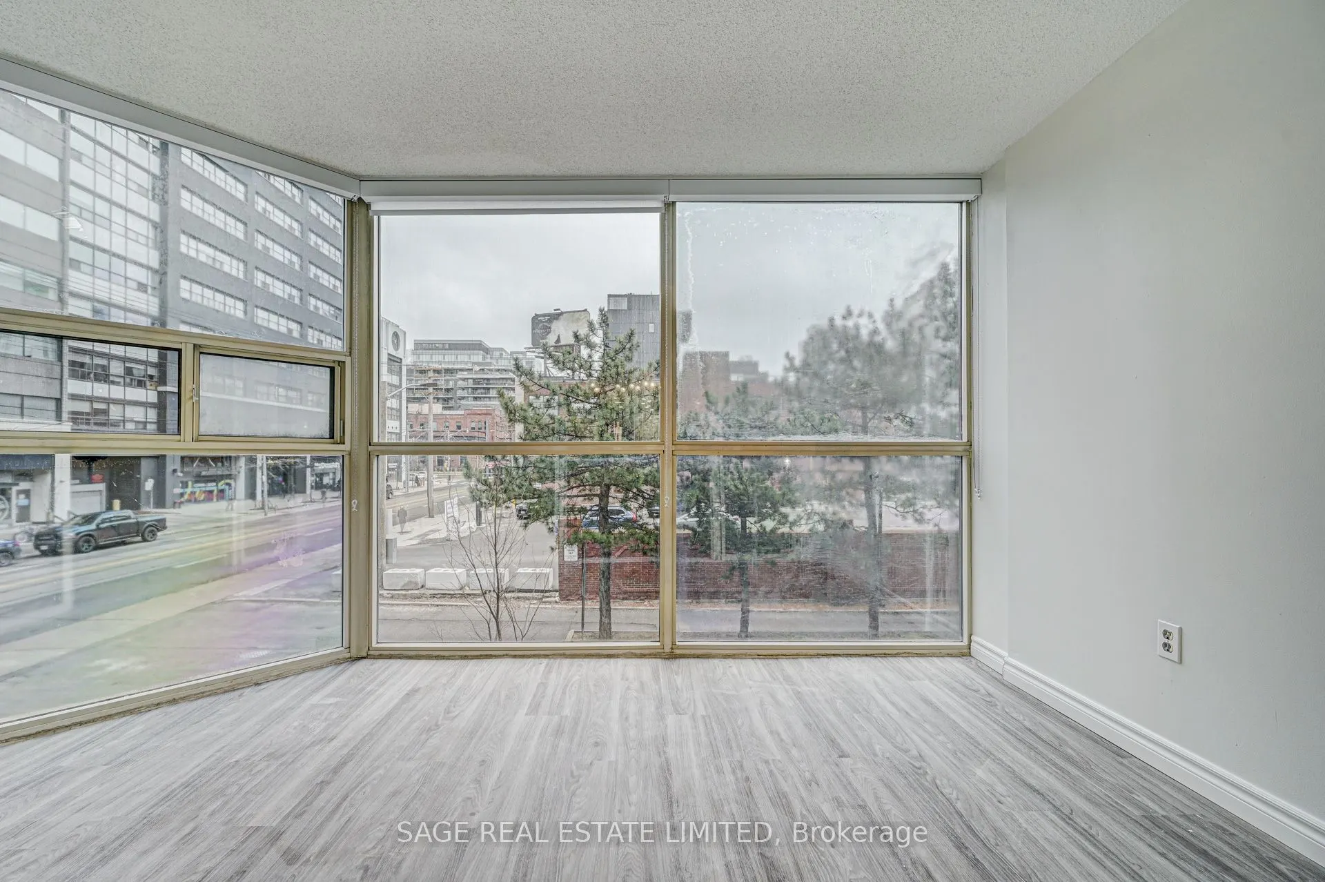 705 King Street W, #204