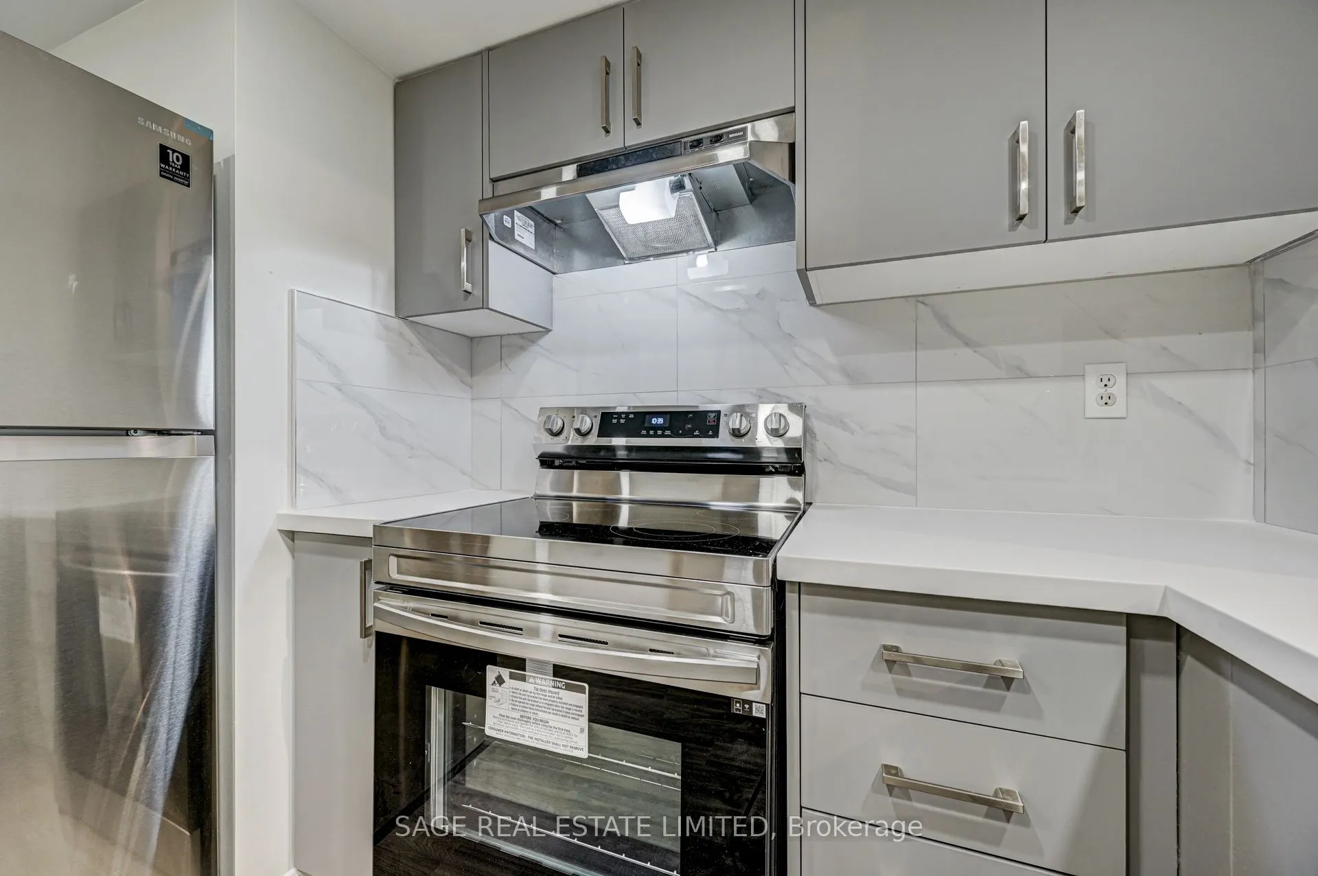 705 King Street W, #204