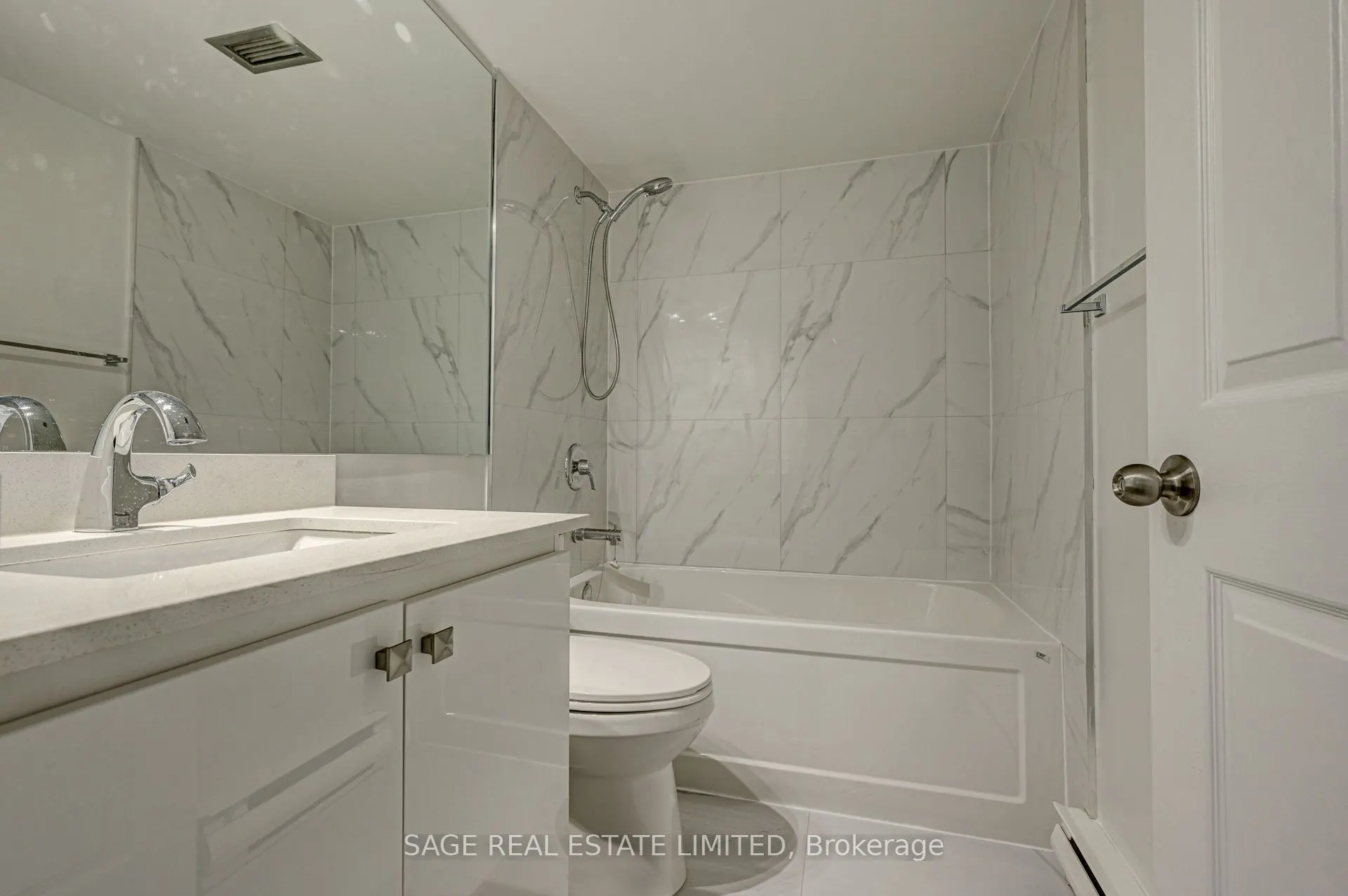 705 King Street W, #204