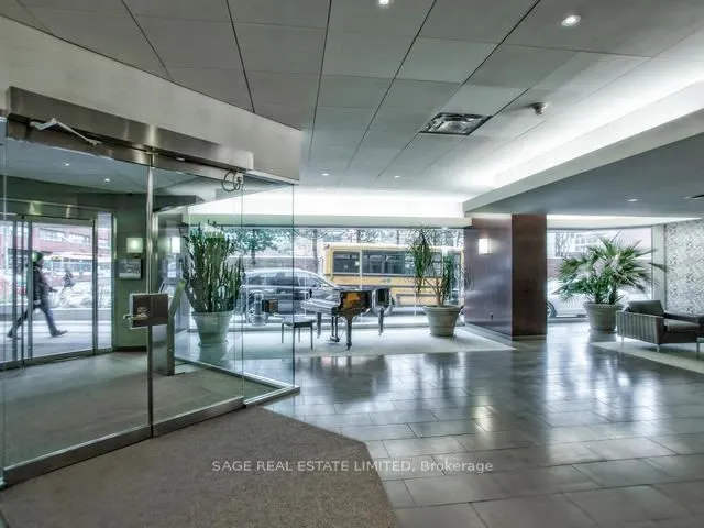 705 King Street W, #204