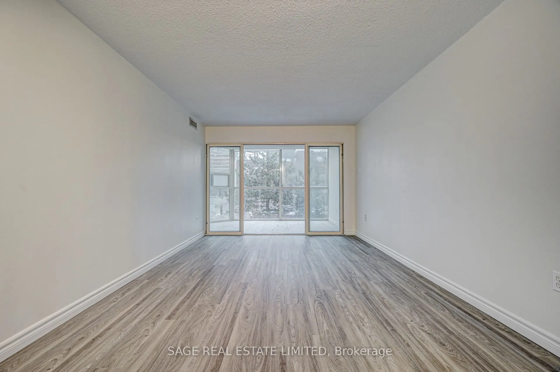 705 King Street W, #204