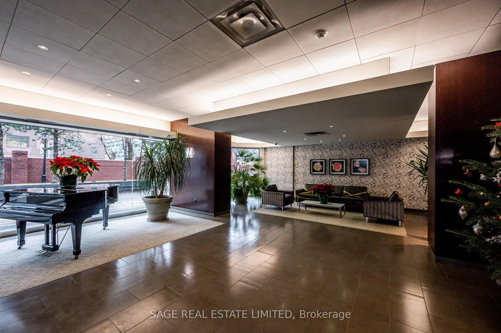 705 King Street W, #204