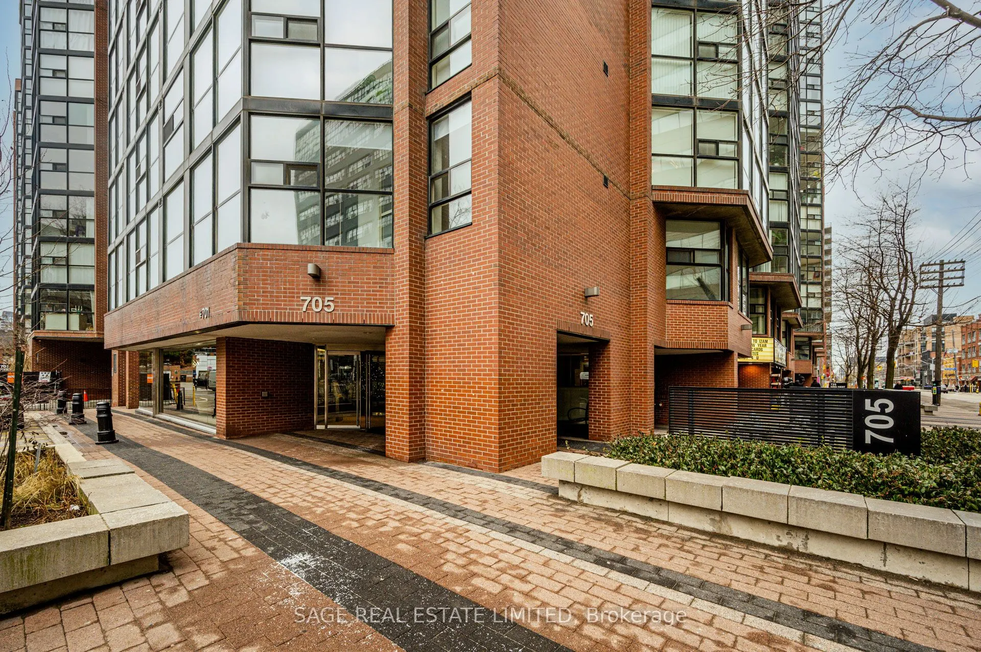 705 King Street W, #204