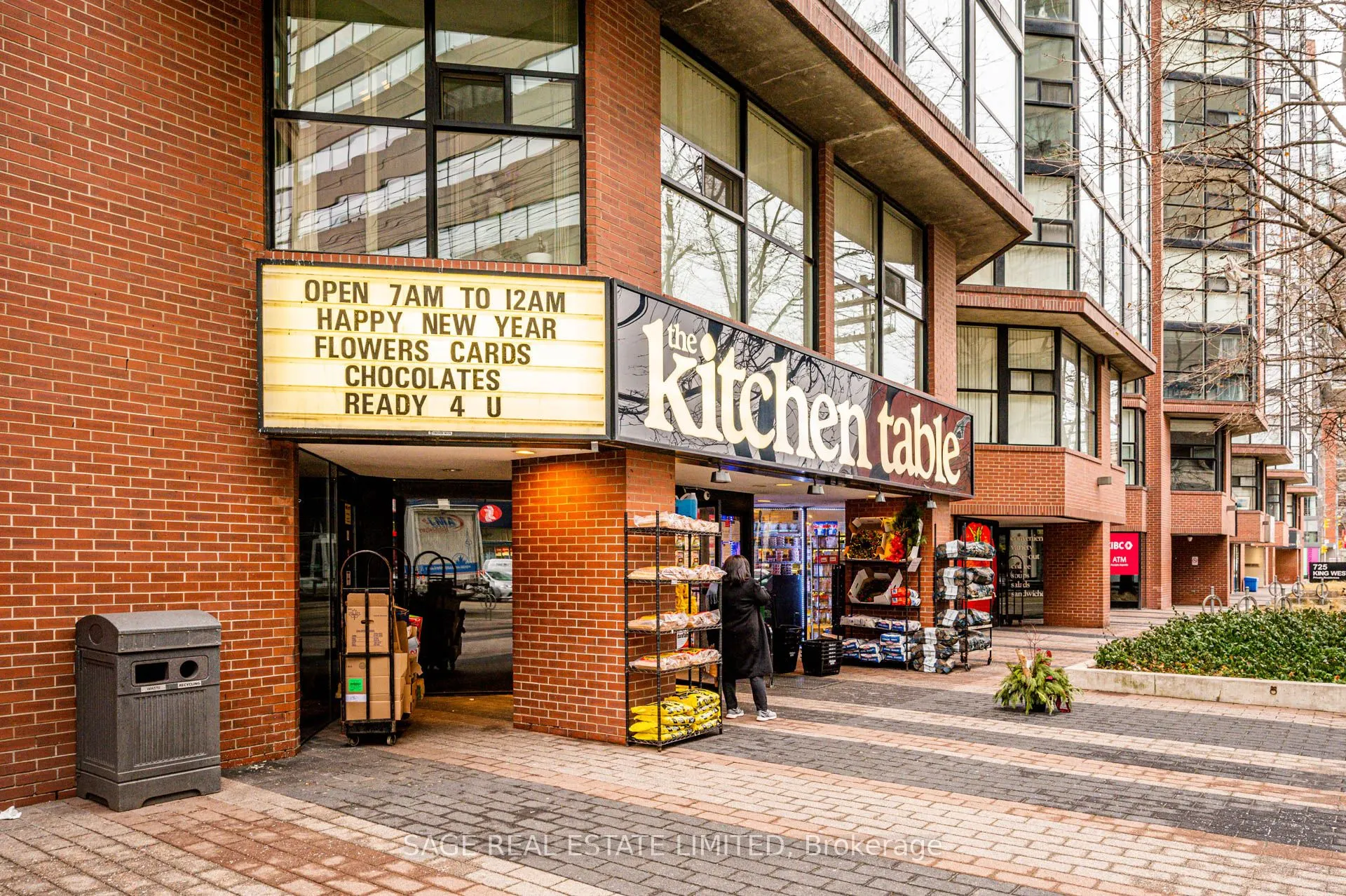 705 King Street W, #204