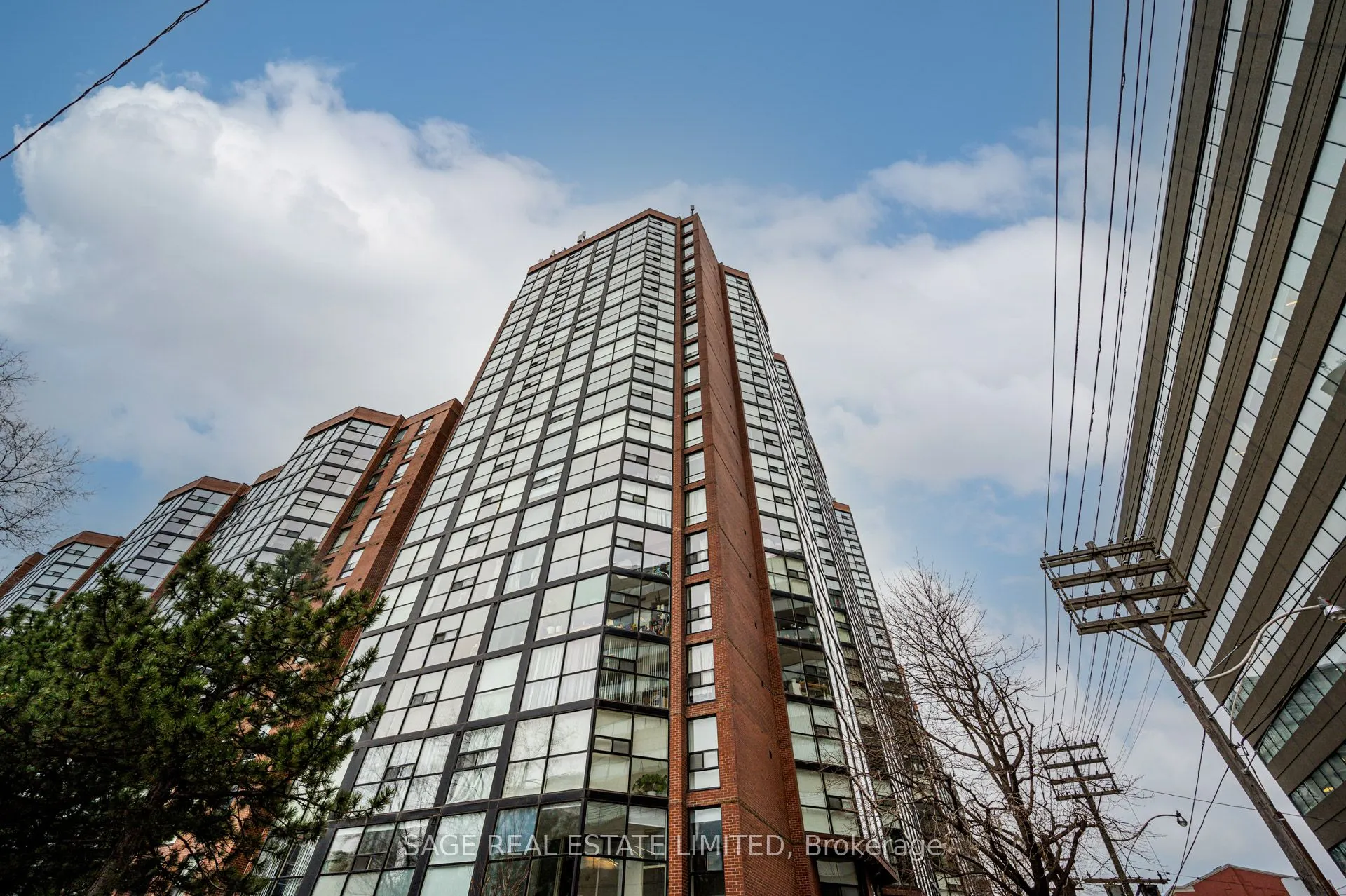 705 King Street W, #204