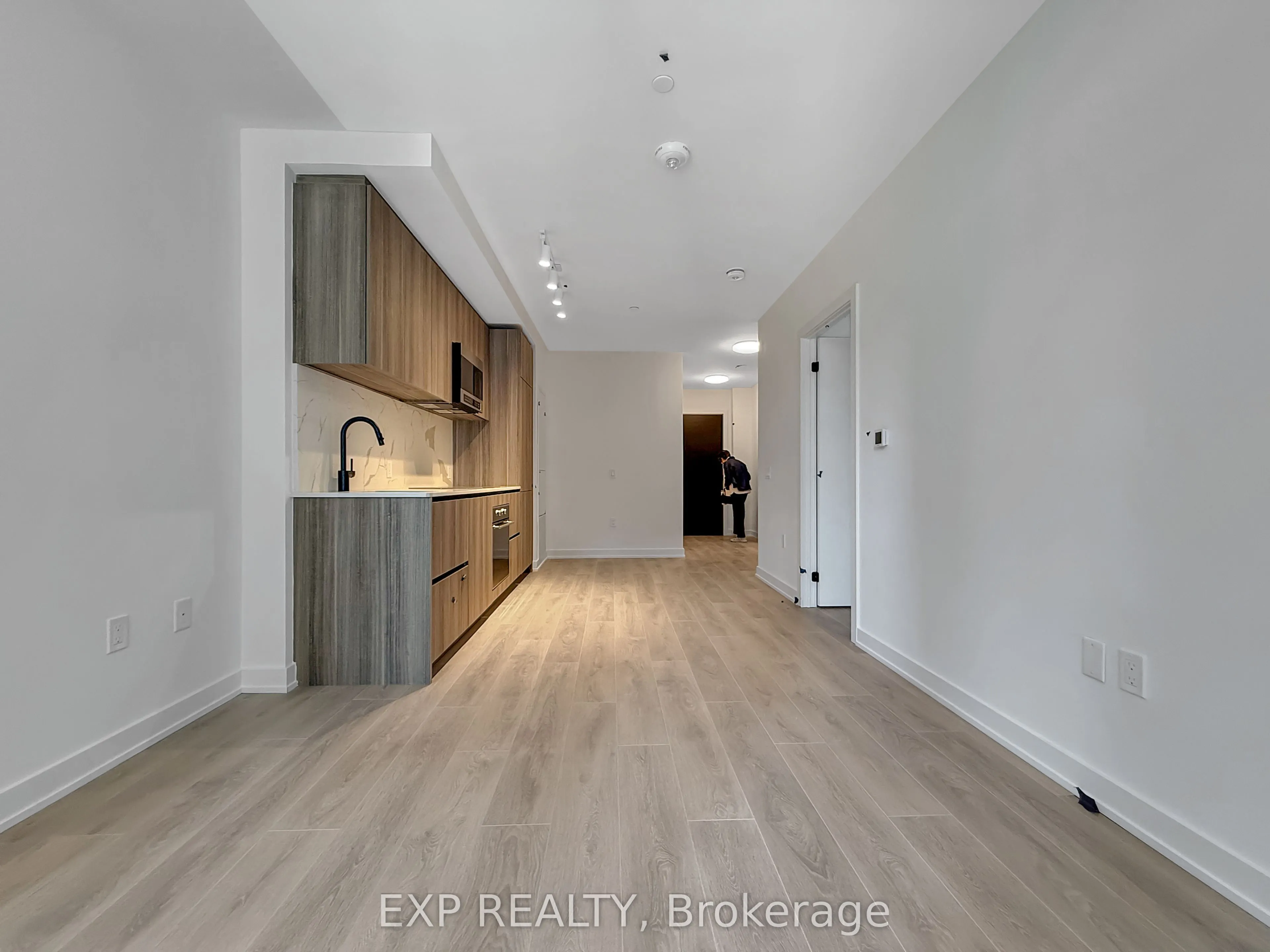 117 Broadway Avenue, #601