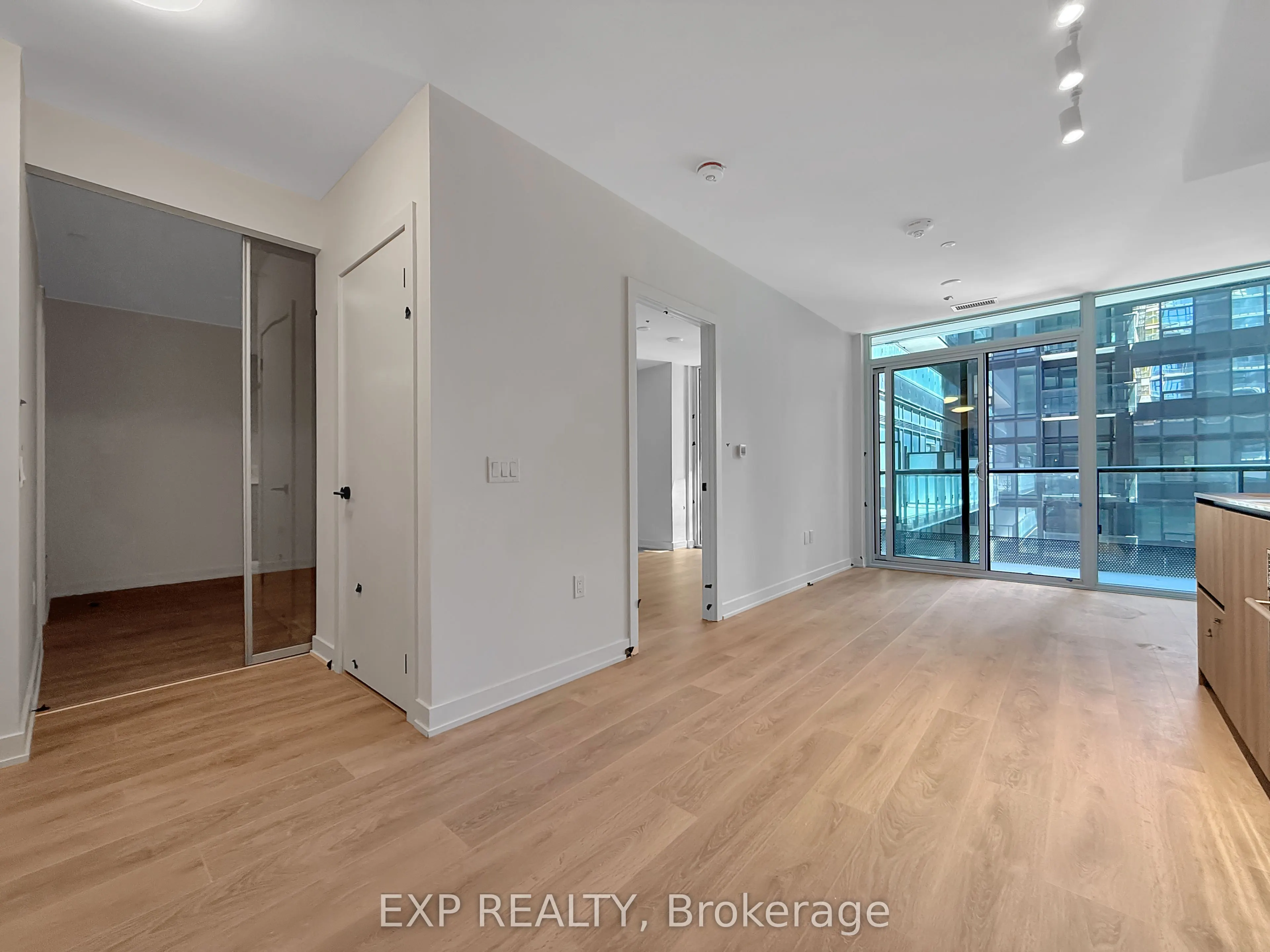 117 Broadway Avenue, #601