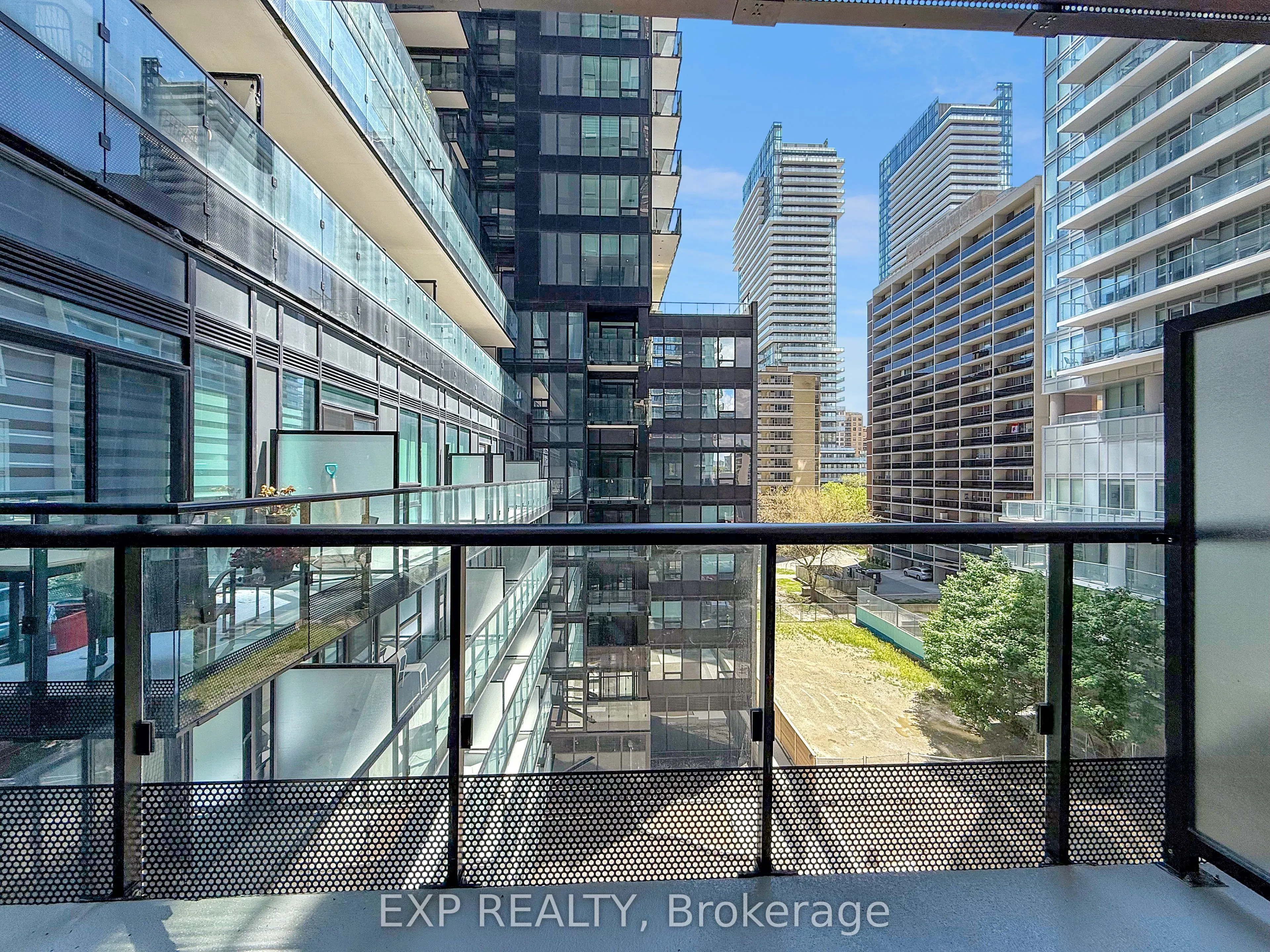 117 Broadway Avenue, #601